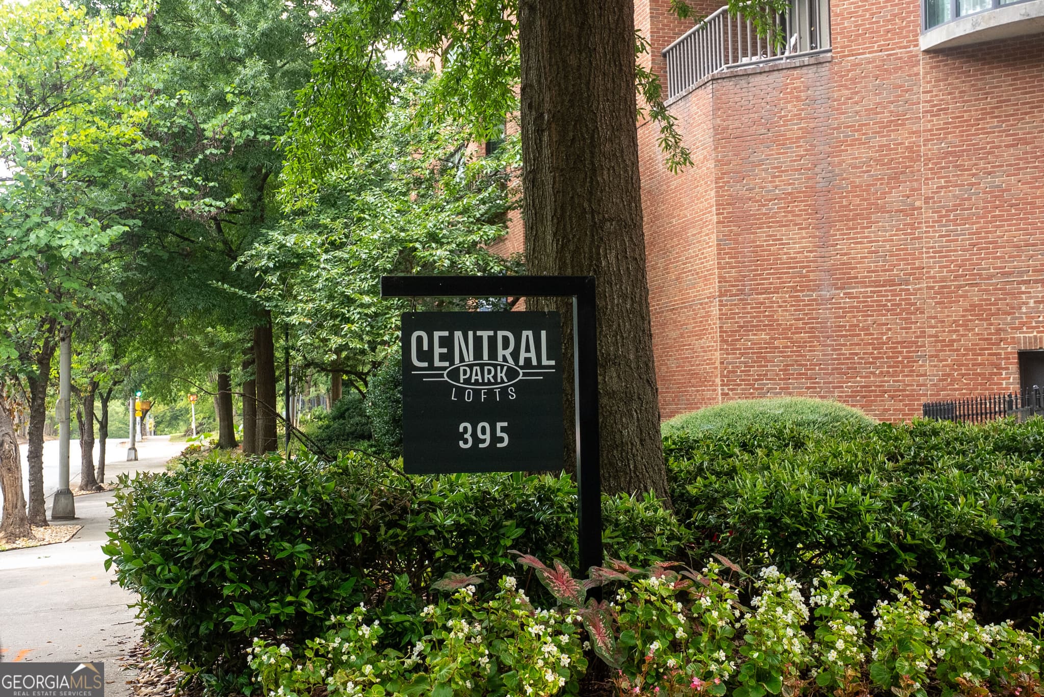 2 bedroom, 2 bathroom, 1,571 sq ft condominium for sale at 395 Central Park Place 230, Atlanta, GA 30312 — photo 2