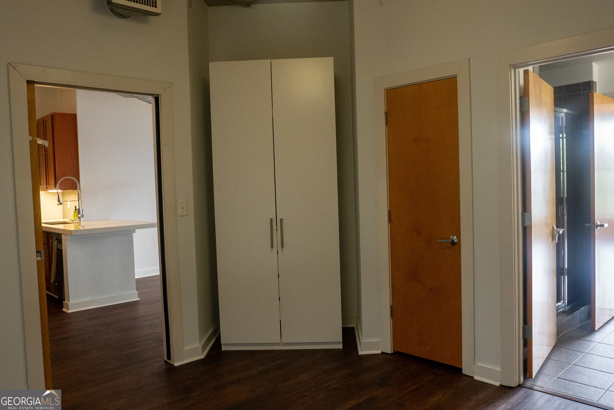 2 bedroom, 2 bathroom, 1,571 sq ft condominium for sale at 395 Central Park Place 230, Atlanta, GA 30312 — photo 9
