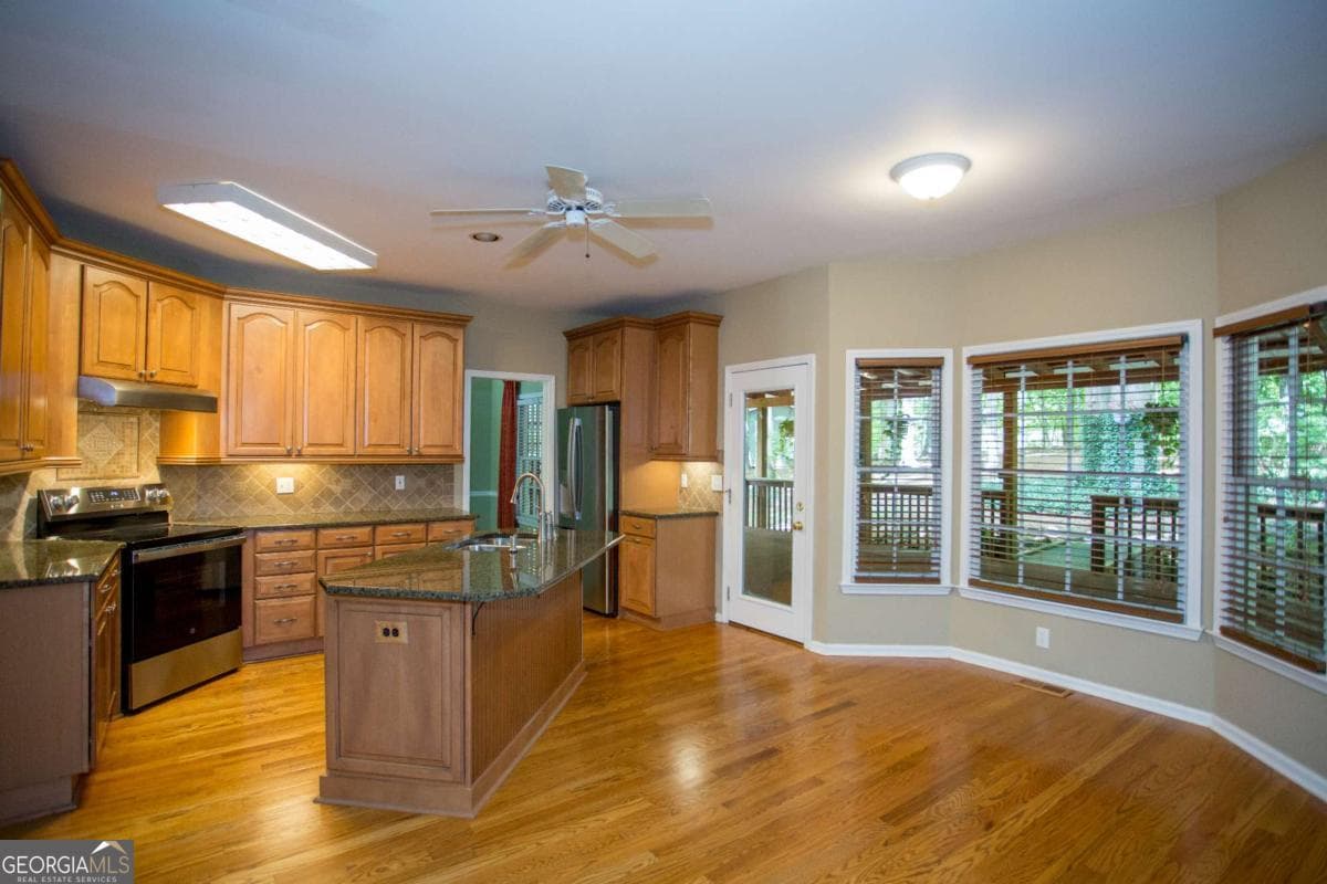 4 bedroom, 2.5 bathroom, 2,496 sq ft single family residence for sale at 3788 Westwick Court, Kennesaw, GA 30152 — photo 8