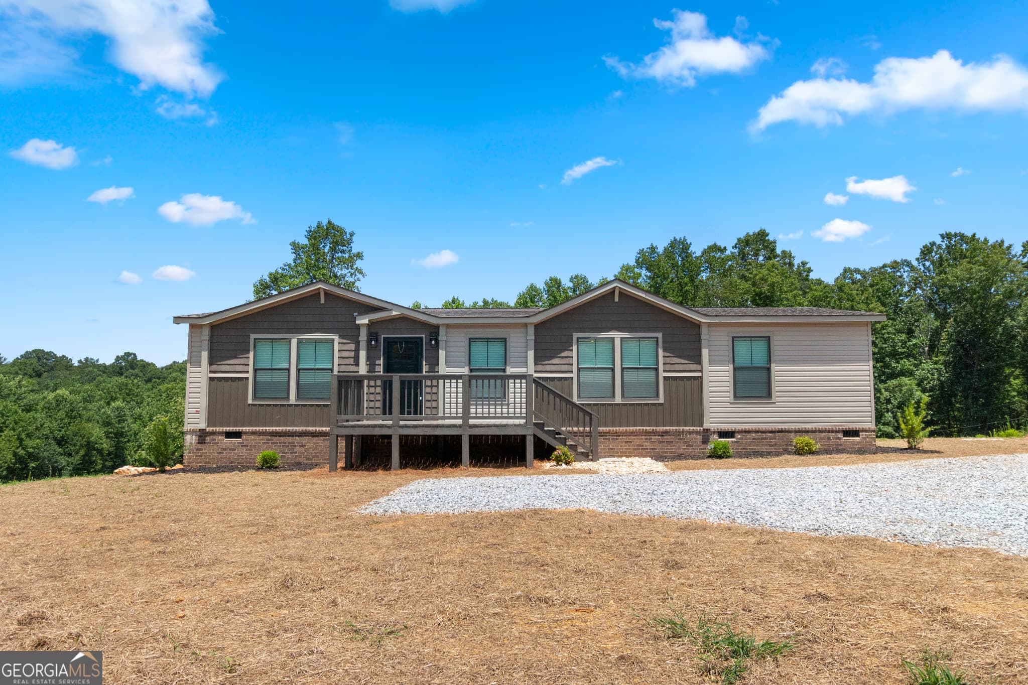 3 bedroom, 2 bathroom, 1,530 sq ft manufactured home,single family residence for sale at 654 Robertson Loop Road, Clarkesville, GA 30523 — photo 1 of 30