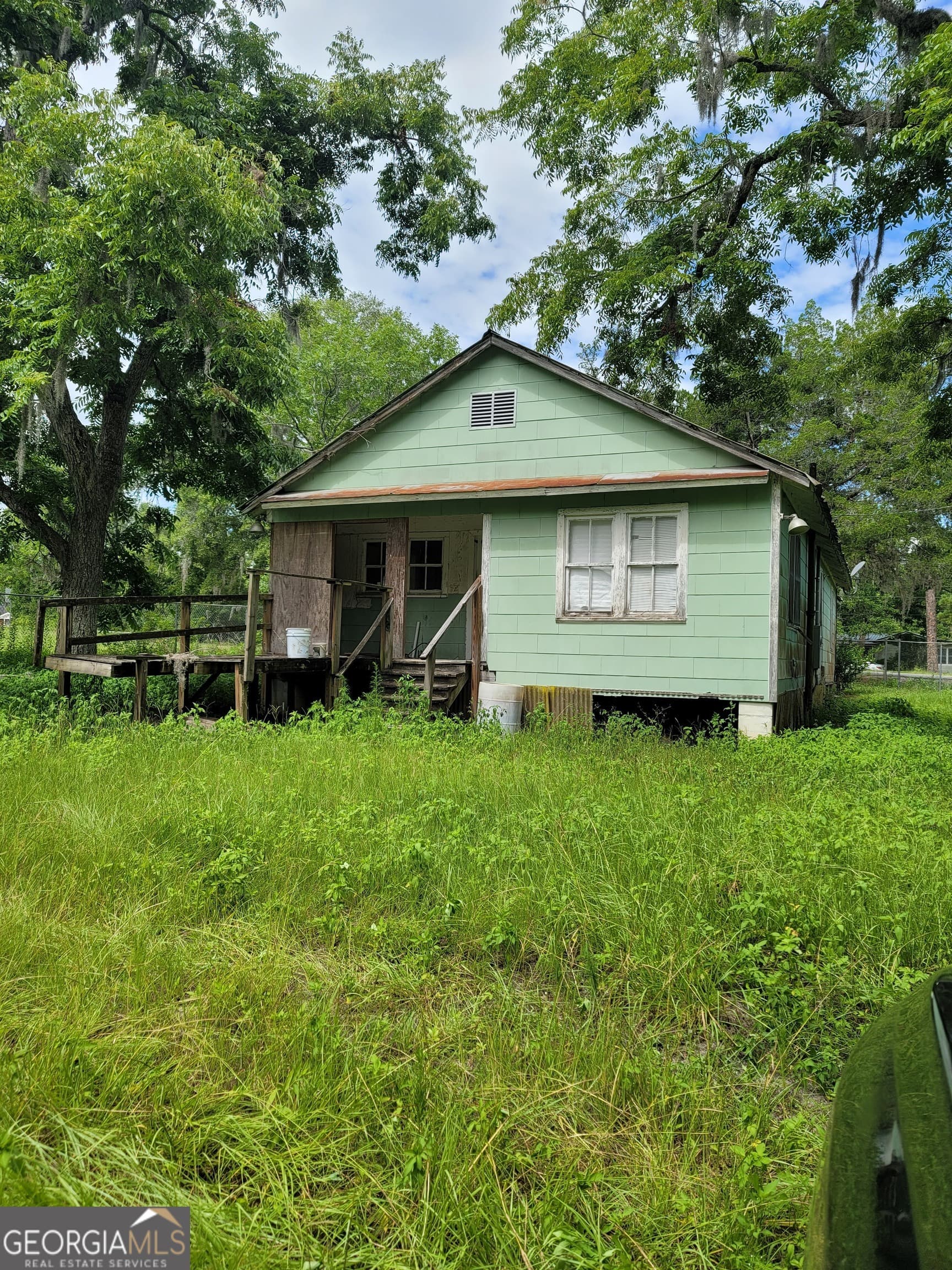 3 bedroom, 1 bathroom single family residence sold at 816 Hendry Street, Blackshear, GA 31516
