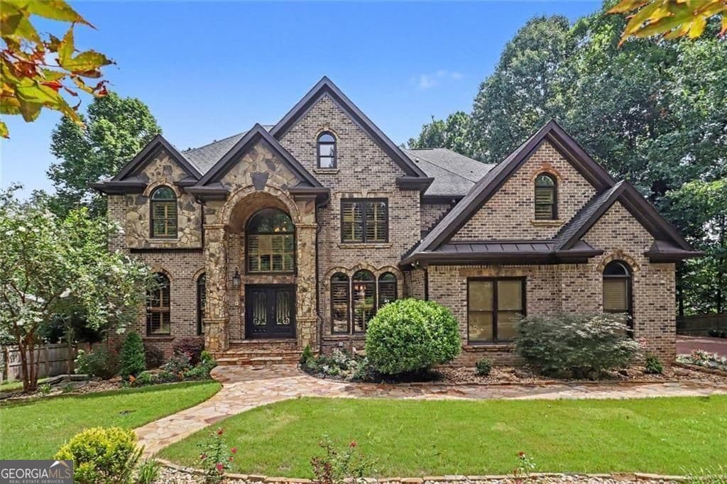 6 bedroom, 5.5 bathroom, 4,688 sq ft single family residence for sale at 1740 Childress Drive, Atlanta, GA 30311 — photo 2