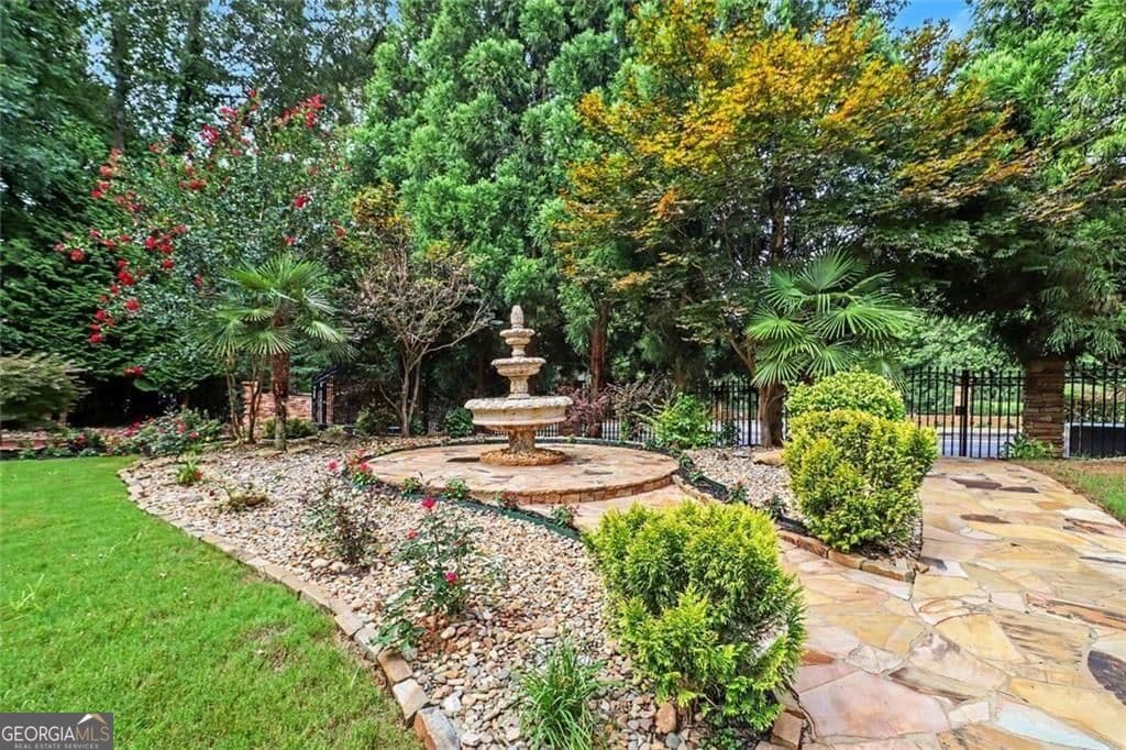6 bedroom, 5.5 bathroom, 4,688 sq ft single family residence for sale at 1740 Childress Drive, Atlanta, GA 30311 — photo 6