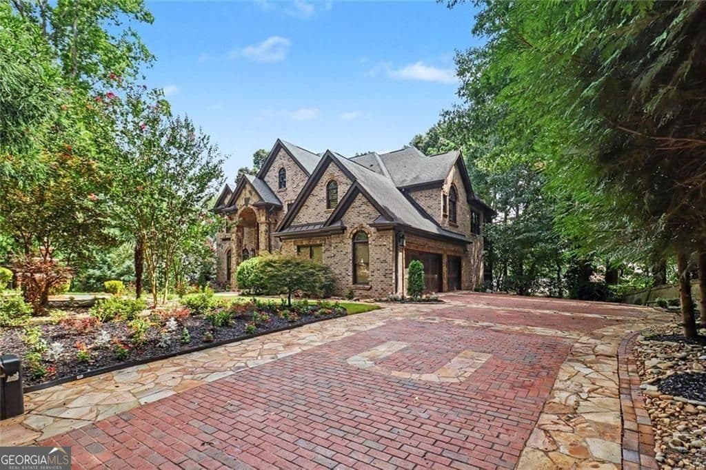 6 bedroom, 5.5 bathroom, 4,688 sq ft single family residence for sale at 1740 Childress Drive, Atlanta, GA 30311 — photo 4