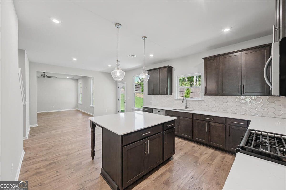 4 bedroom, 2.5 bathroom, 2,301 sq ft single family residence for sale at 360 Waterbluff Drive, Mableton, GA 30126 — photo 9