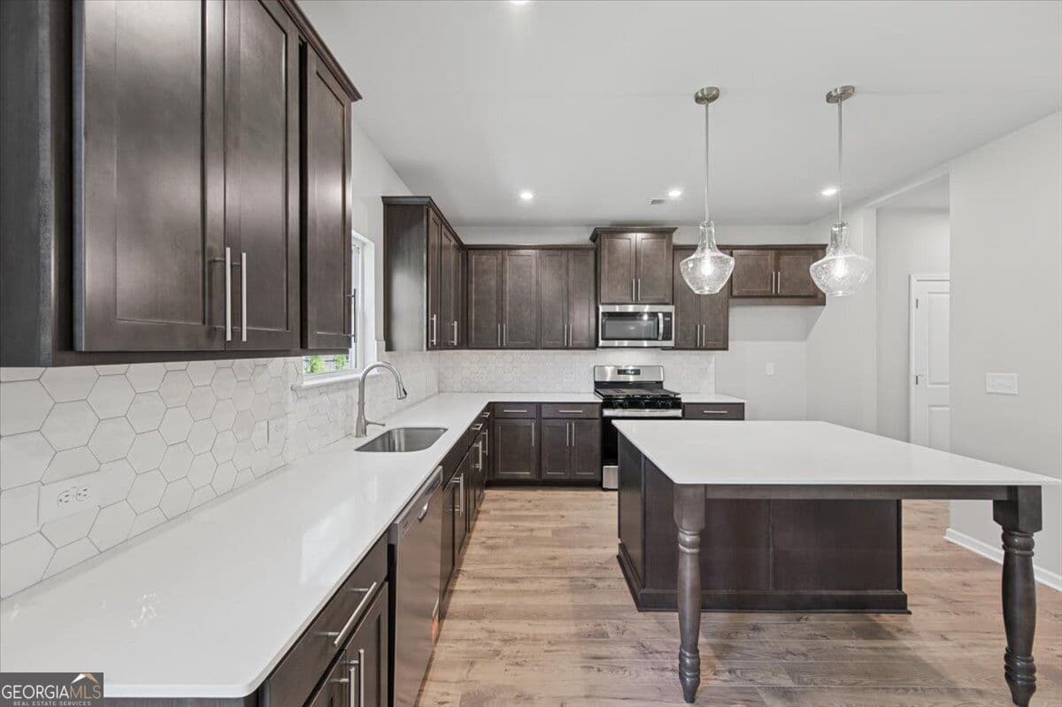 4 bedroom, 2.5 bathroom, 2,301 sq ft single family residence for sale at 360 Waterbluff Drive, Mableton, GA 30126 — photo 10