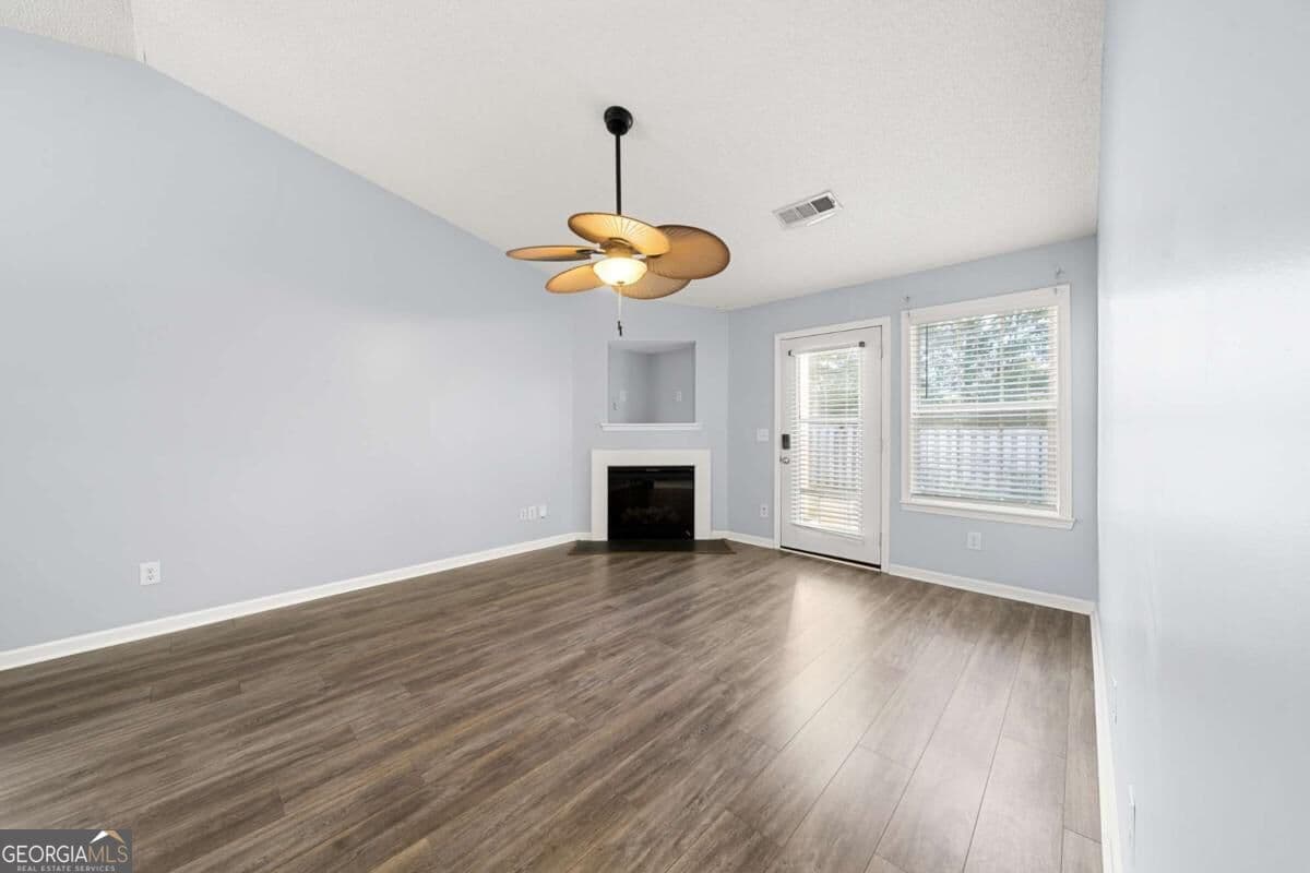 2 bedroom, 2 bathroom, 1,209 sq ft single family residence for sale at 1514 Louise Anderson Drive, Griffin, GA 30224 — photo 4