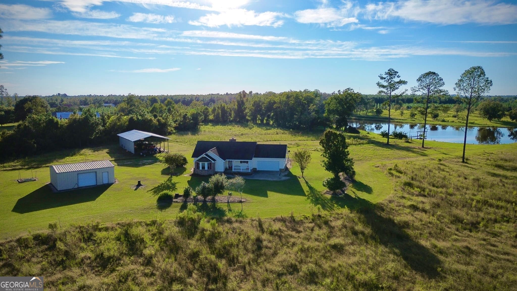 3 bedroom, 2 bathroom, 1,508 sq ft single family residence for sale at 1678 Broxton Highway, Hazlehurst, GA 31539 — photo 2