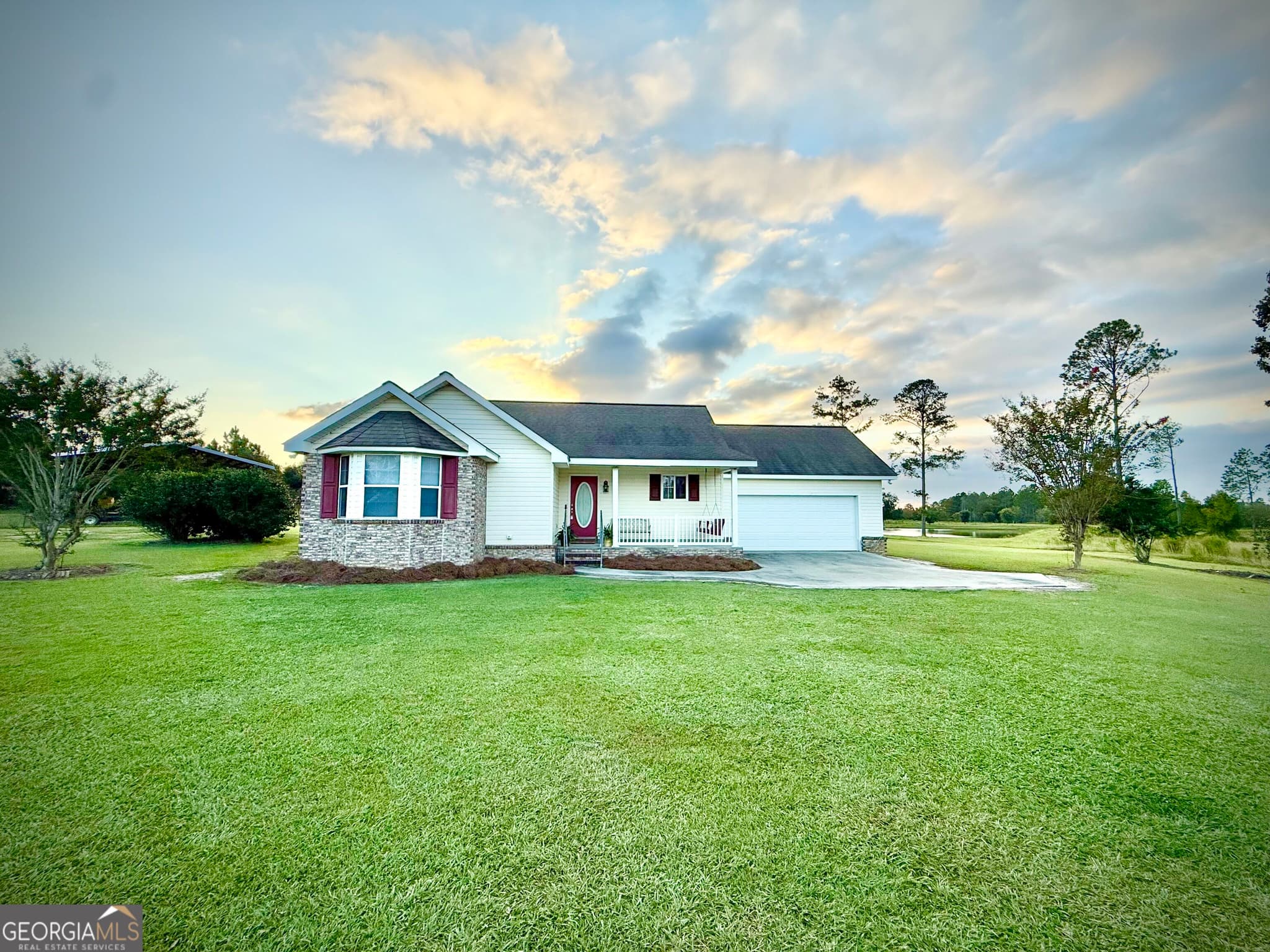 3 bedroom, 2 bathroom, 1,508 sq ft single family residence for sale at 1678 Broxton Highway, Hazlehurst, GA 31539 — photo 6