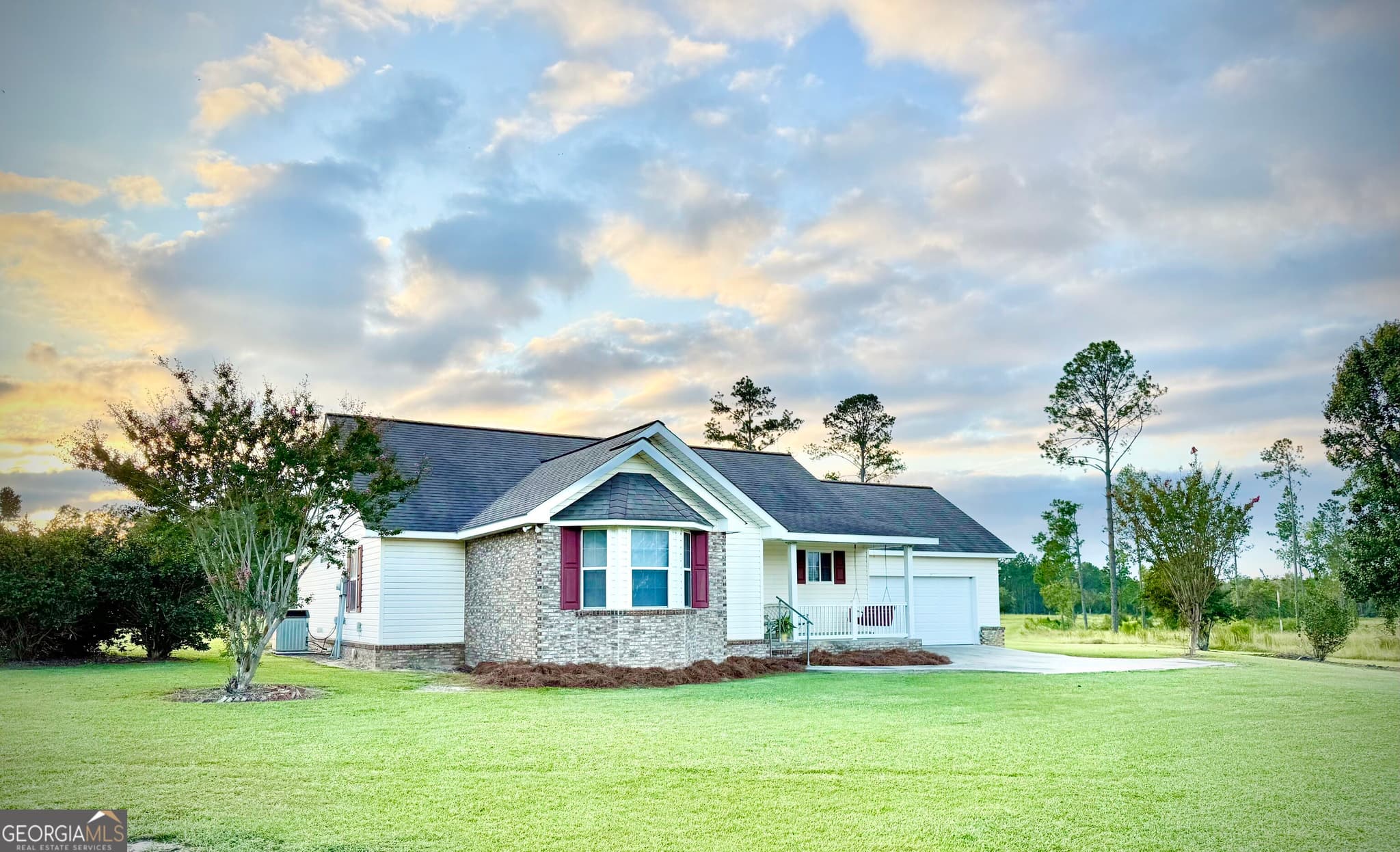 3 bedroom, 2 bathroom, 1,508 sq ft single family residence for sale at 1678 Broxton Highway, Hazlehurst, GA 31539 — photo 3