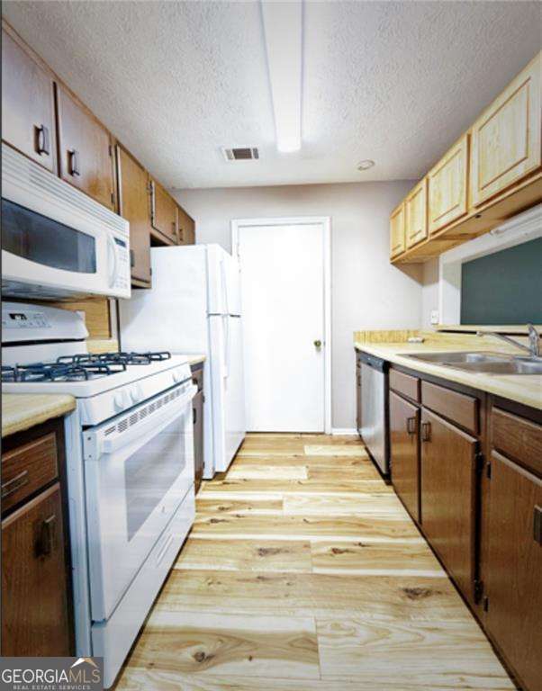 multi family,triplex for sale at 2885 Lakemont Drive, Marietta, GA 30060 — photo 2