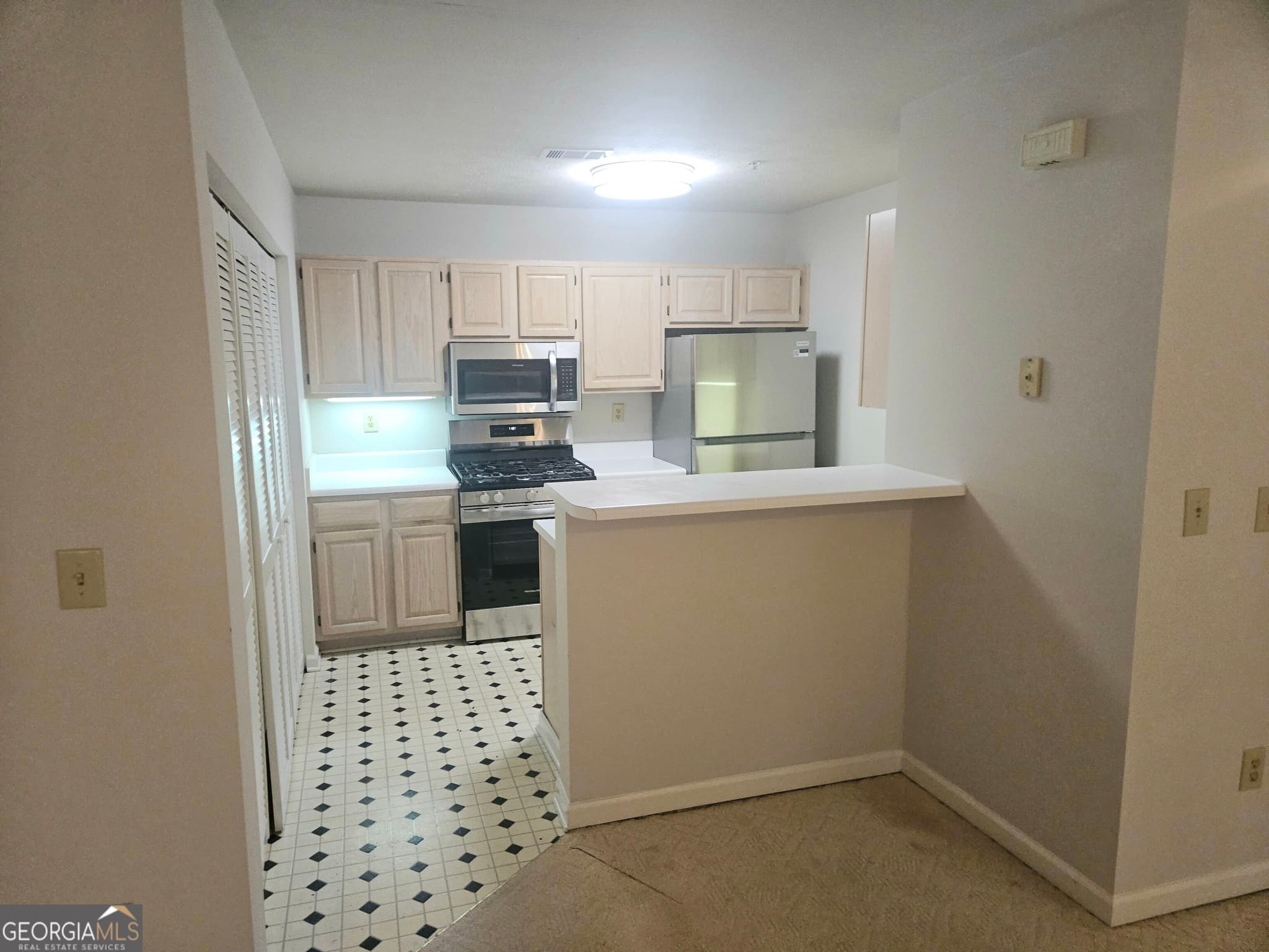 2 bedroom, 2 bathroom condominium for rent at 1391 Keys Crossing Drive, Atlanta, GA 30319 for $1,895 a month — photo 5
