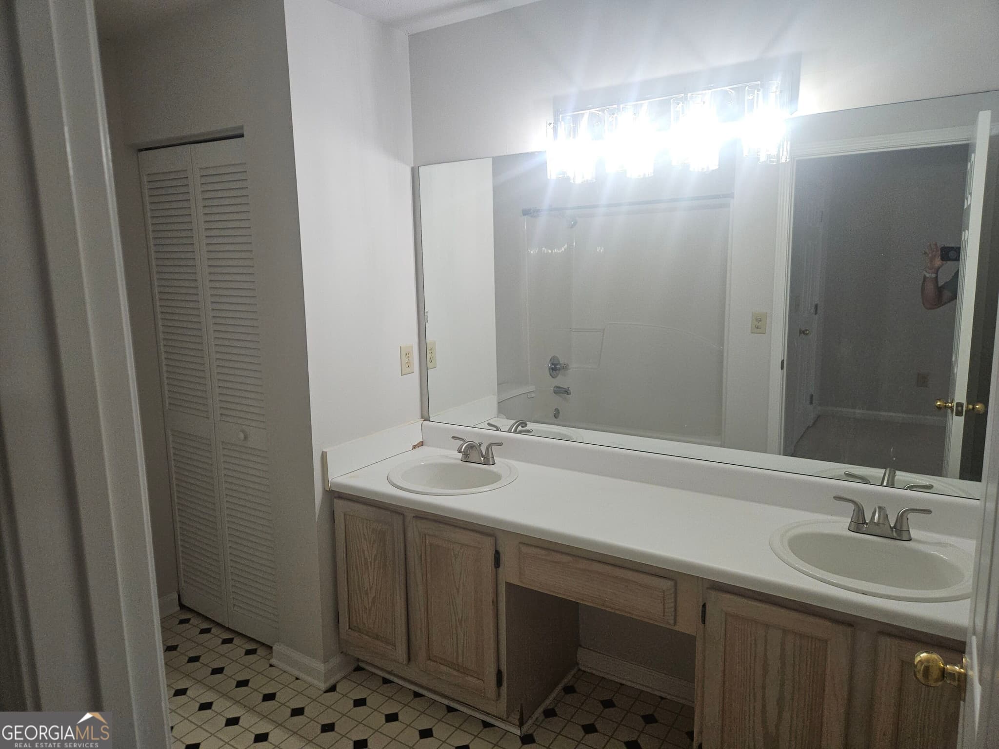 2 bedroom, 2 bathroom condominium for rent at 1391 Keys Crossing Drive, Atlanta, GA 30319 for $1,895 a month — photo 10