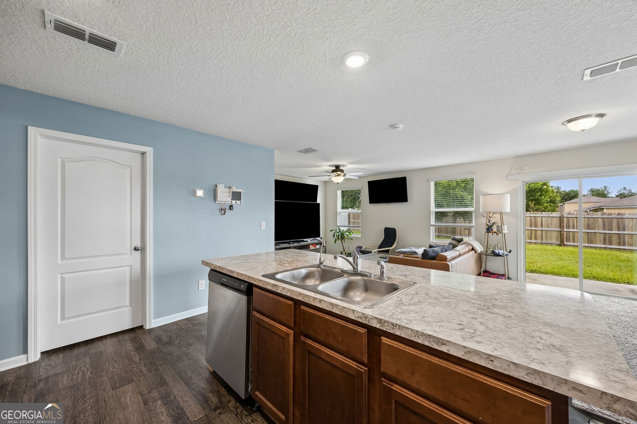 4 bedroom, 2 bathroom, 1,464 sq ft single family residence for sale at 302 Cedar Breeze Drive, Kingsland, GA 31548 — photo 7