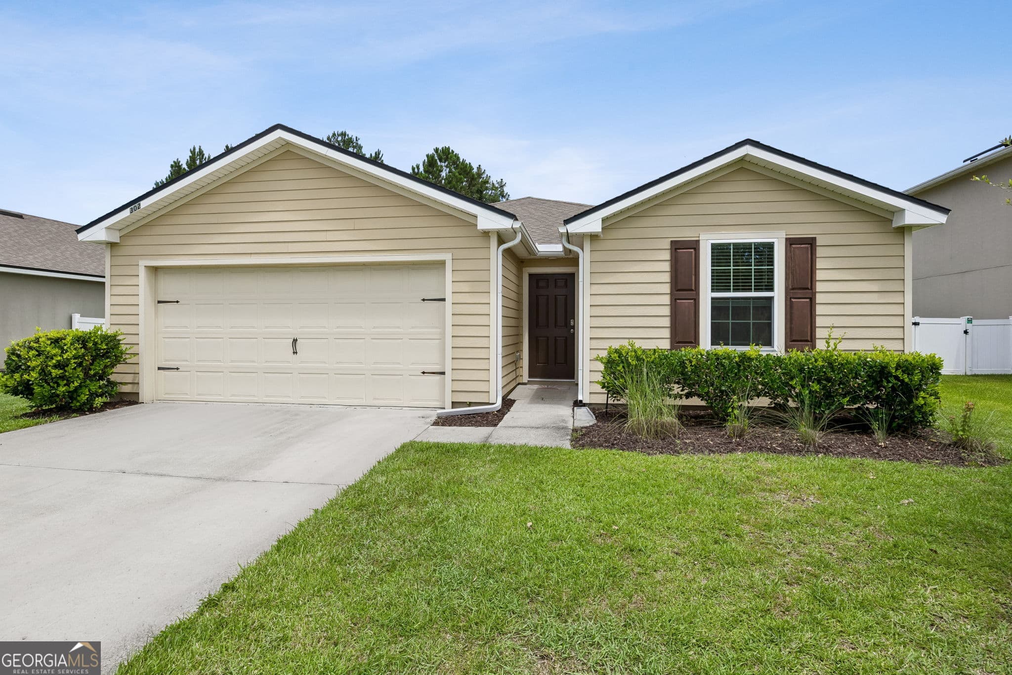 4 bedroom, 2 bathroom, 1,464 sq ft single family residence for sale at 302 Cedar Breeze Drive, Kingsland, GA 31548