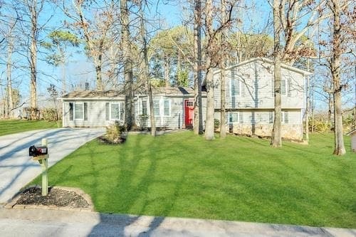 5 bedroom, 2 bathroom, 1,824 sq ft single family residence for rent at 1366 Candlelite Lane, Snellville, GA 30078 for $1,895 a month — photo 1 of 1