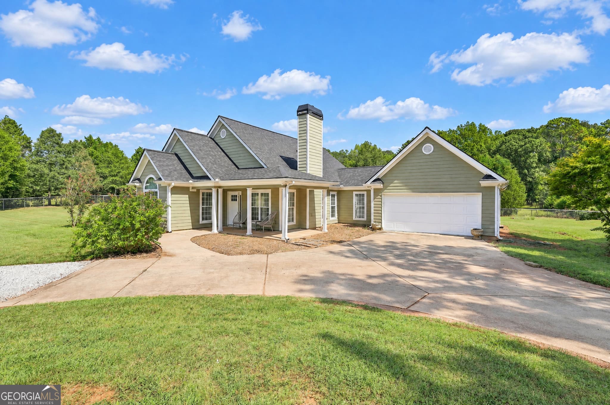 3 bedroom, 2 bathroom, 1,457 sq ft single family residence for sale at 1720 Highway 92, Fayetteville, GA 30215 — photo 6