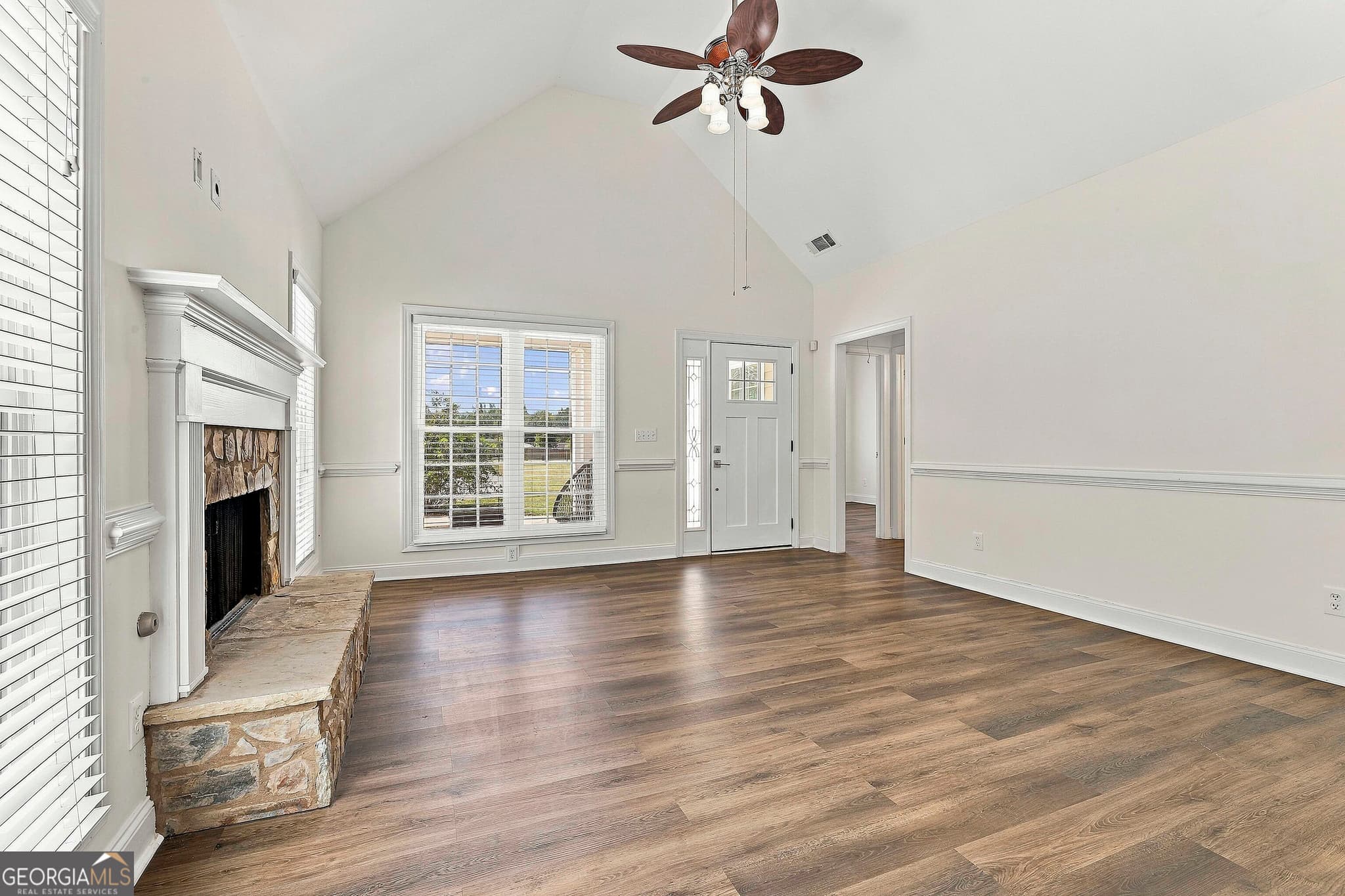 3 bedroom, 2 bathroom, 1,457 sq ft single family residence for sale at 1720 Highway 92, Fayetteville, GA 30215 — photo 7
