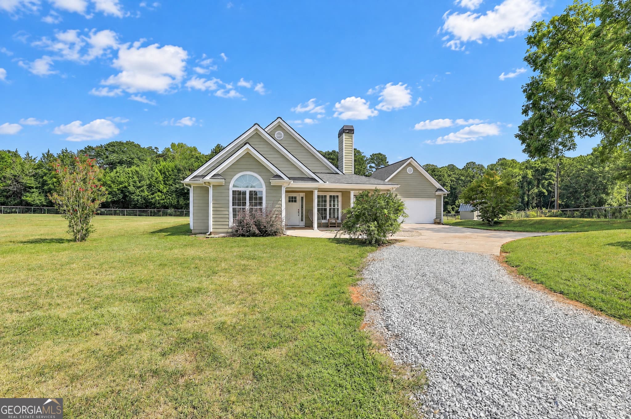 3 bedroom, 2 bathroom, 1,457 sq ft single family residence for sale at 1720 Highway 92, Fayetteville, GA 30215 — photo 3