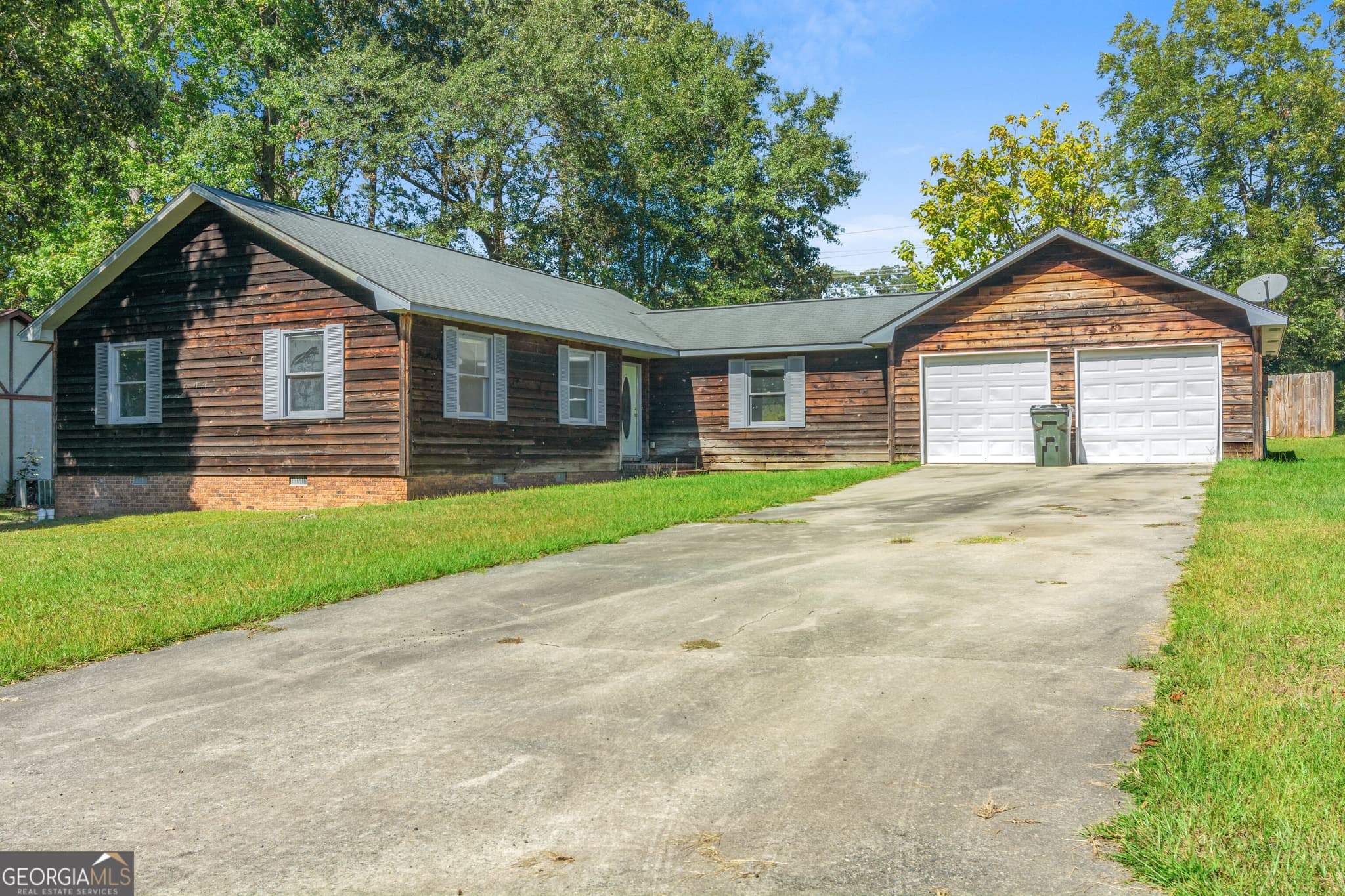 3 bedroom, 2 bathroom, 1,501 sq ft single family residence for sale at 110 Springwood Drive, Warner Robins, GA 31088 — photo 1 of 37