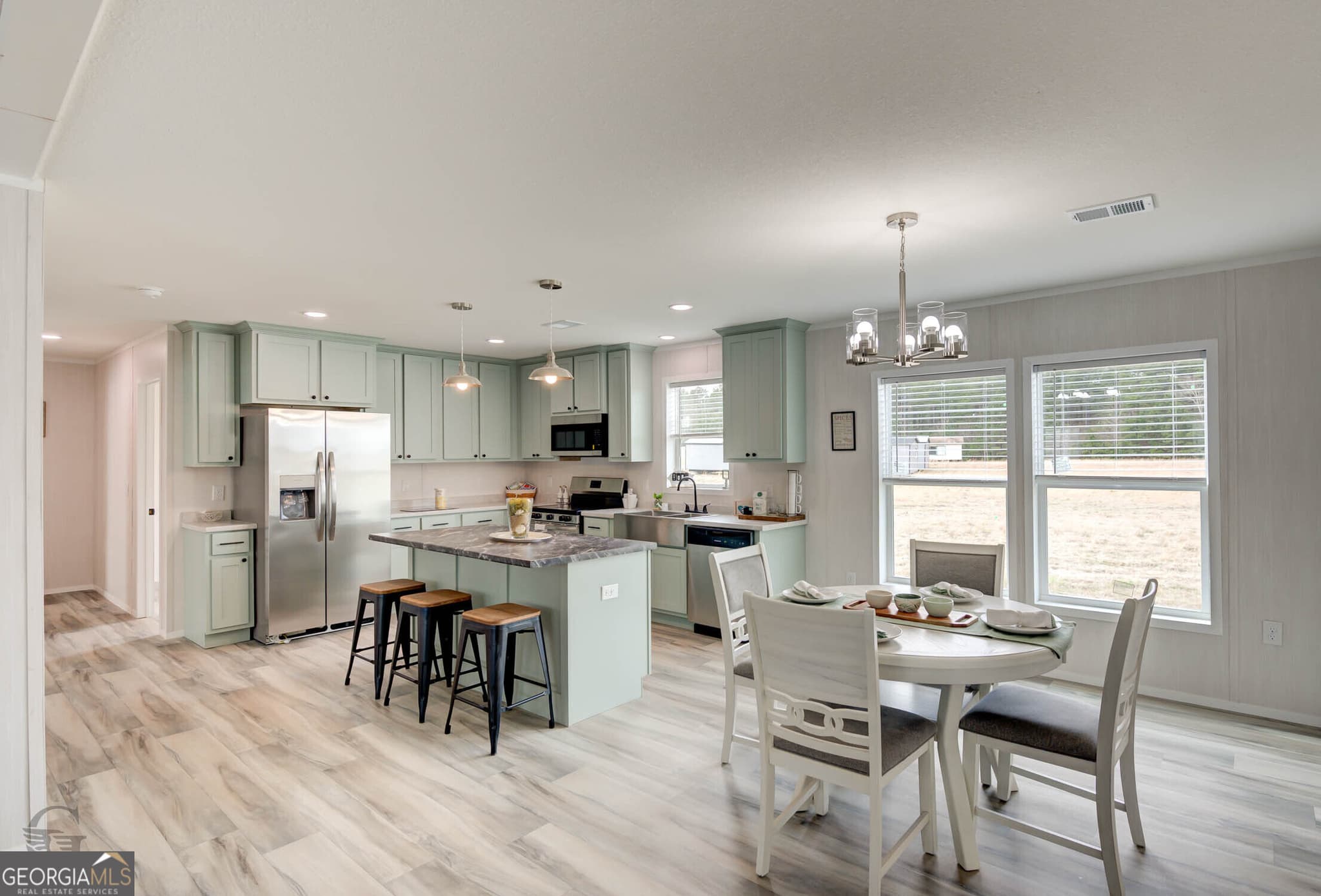 4 bedroom, 2 bathroom, 1,740 sq ft single family residence for sale at 111 Stewart Avenue North East, Milledgeville, GA 31061 — photo 4