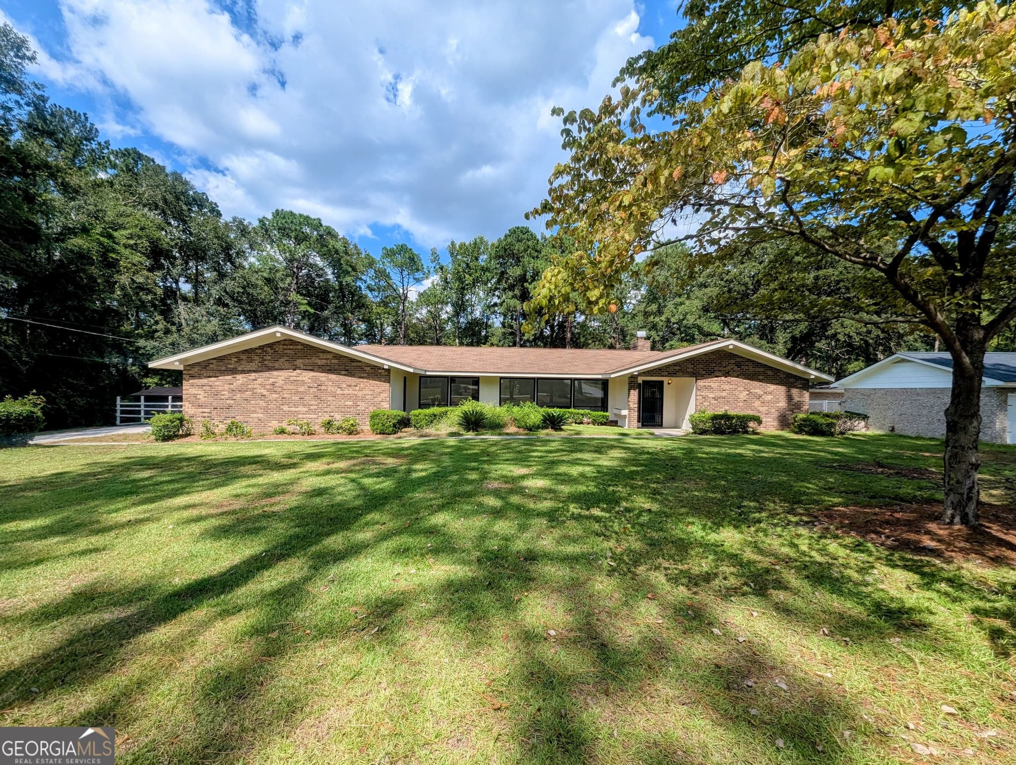 4 bedroom, 2.5 bathroom, 2,304 sq ft single family residence for sale at 25 Golf Club Circle, Statesboro, GA 30458 — photo 2