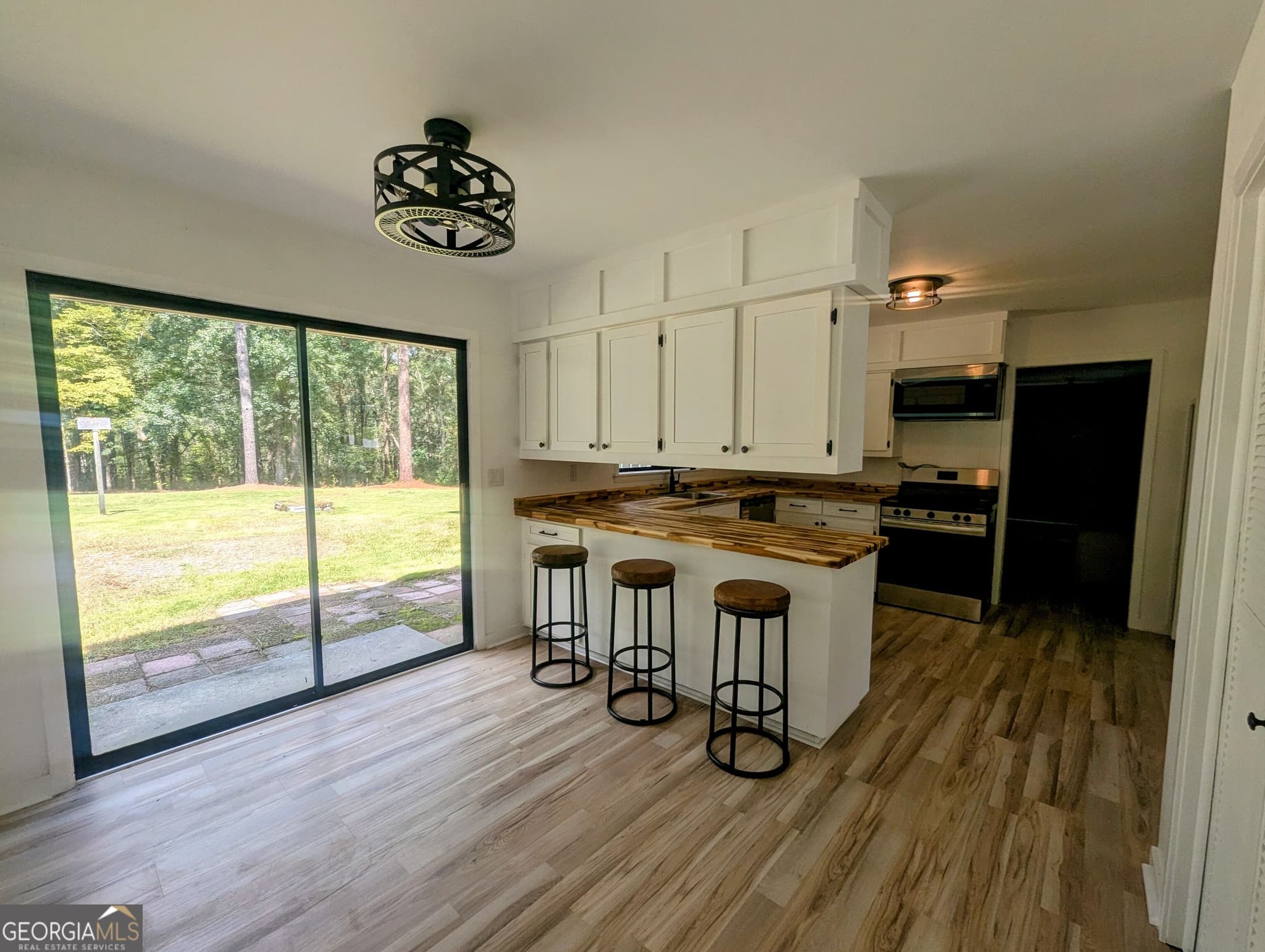 4 bedroom, 2.5 bathroom, 2,304 sq ft single family residence for sale at 25 Golf Club Circle, Statesboro, GA 30458 — photo 7