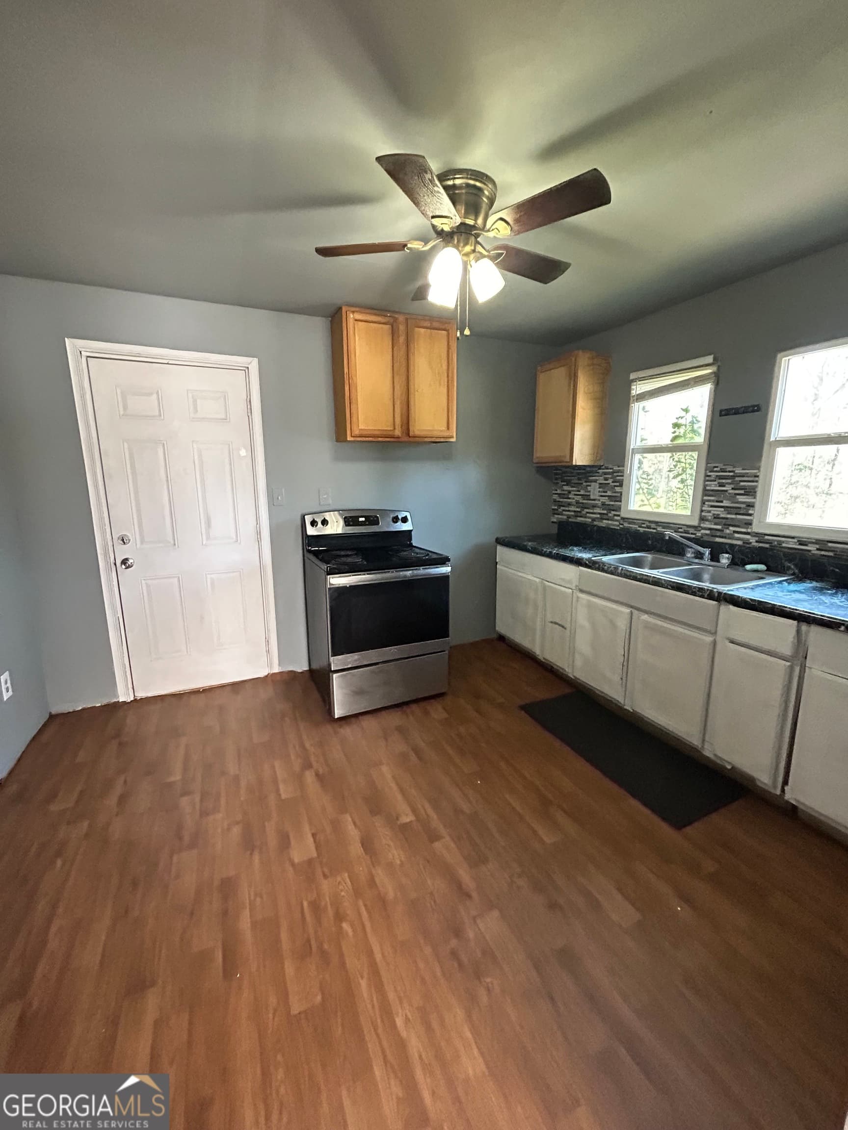 3 bedroom, 1 bathroom, 1,226 sq ft single family residence for sale at 390 Charlotte Boulevard, Stockbridge, GA 30281 — photo 2