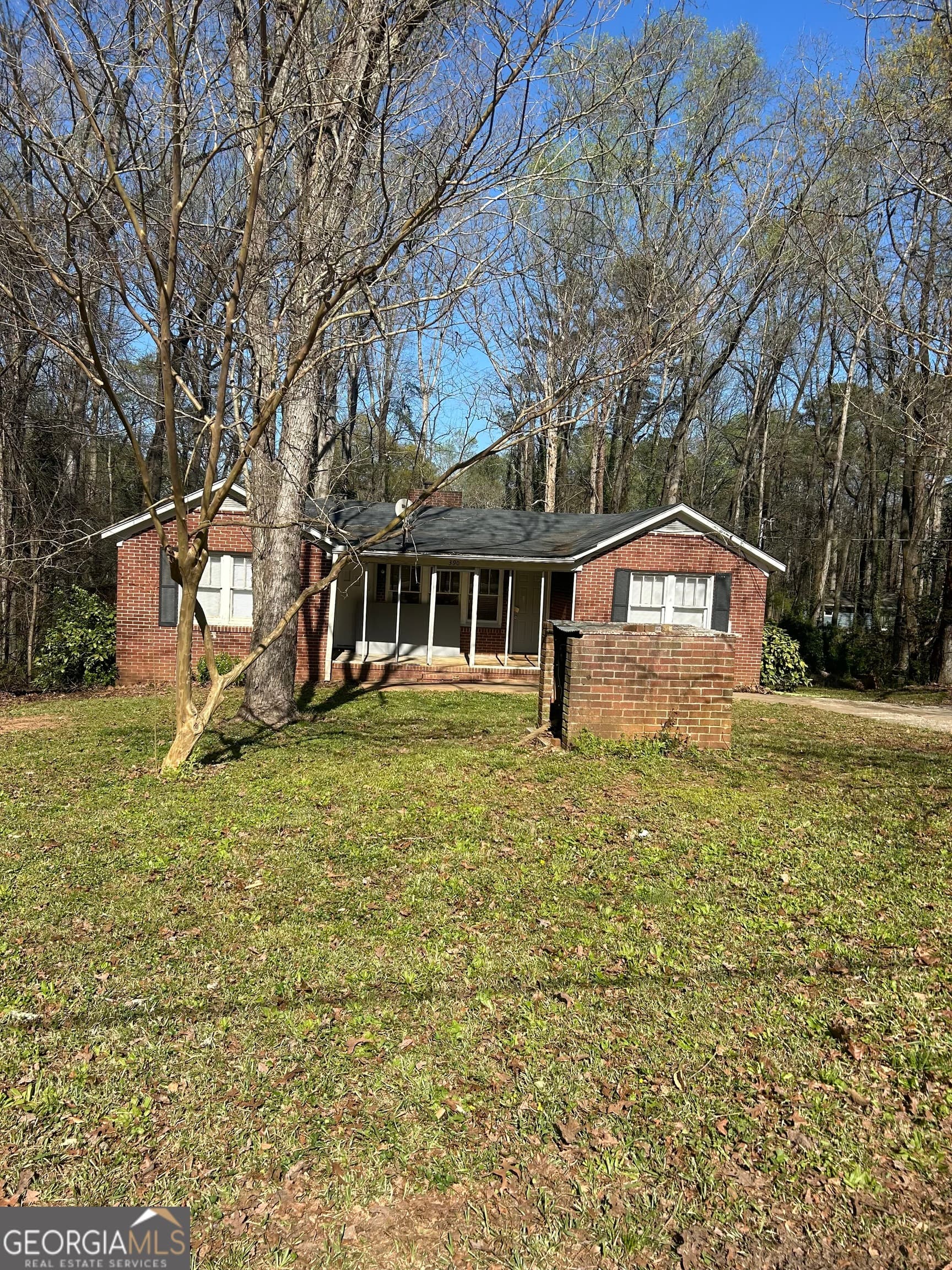3 bedroom, 1 bathroom, 1,226 sq ft single family residence for sale at 390 Charlotte Boulevard, Stockbridge, GA 30281 — photo 1 of 14