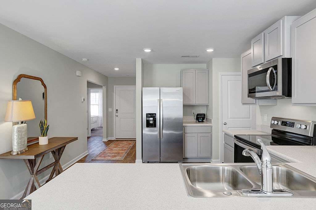 3 bedroom, 2 bathroom, 1,343 sq ft single family residence under contract at 109 Hollingsworth Loop, Statesboro, GA 30461 — photo 6
