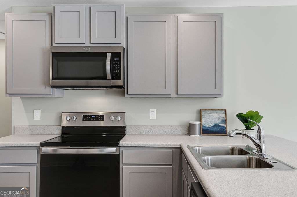 3 bedroom, 2 bathroom, 1,343 sq ft single family residence under contract at 109 Hollingsworth Loop, Statesboro, GA 30461 — photo 5