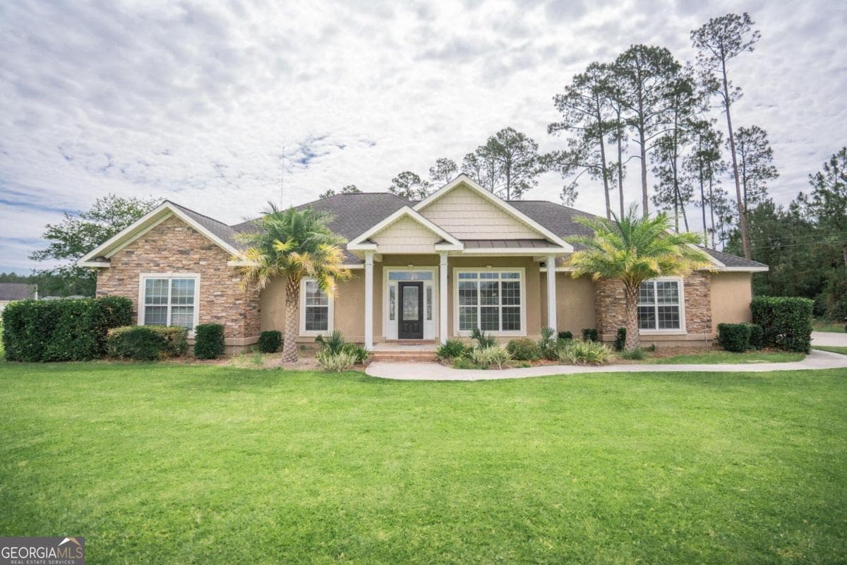4 bedroom, 3 bathroom, 2,928 sq ft single family residence sold at 6203 Mill Stone Lane, Blackshear, GA 31516