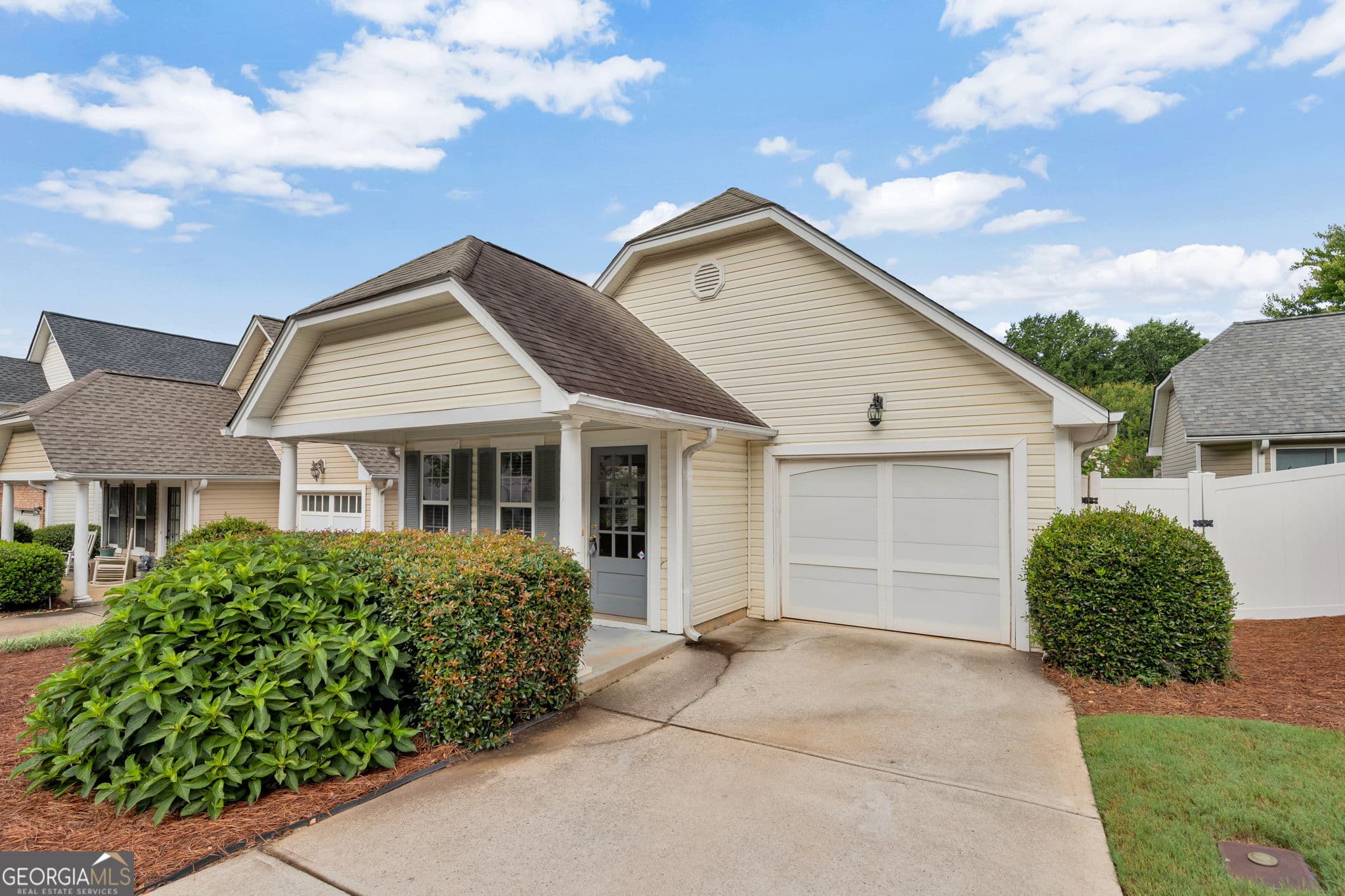 3 bedroom, 2 bathroom, 1,337 sq ft single family residence for rent at 196 Highland Falls Drive, Hiram, GA 30141 for $1,750 a month — photo 2