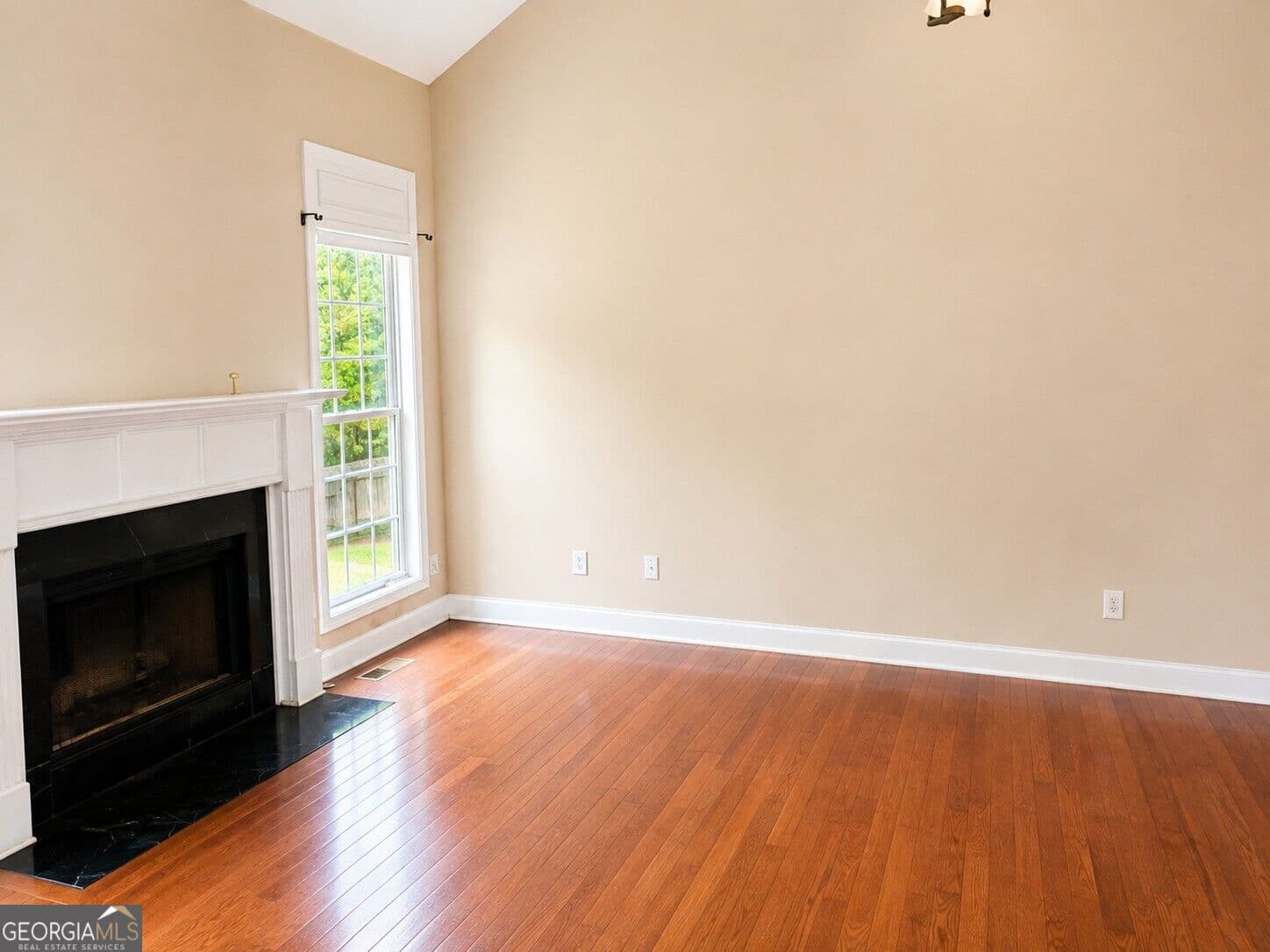 5 bedroom, 3 bathroom, 2,056 sq ft single family residence for sale at 29 Barnsley Village Drive, Adairsville, GA 30103 — photo 2
