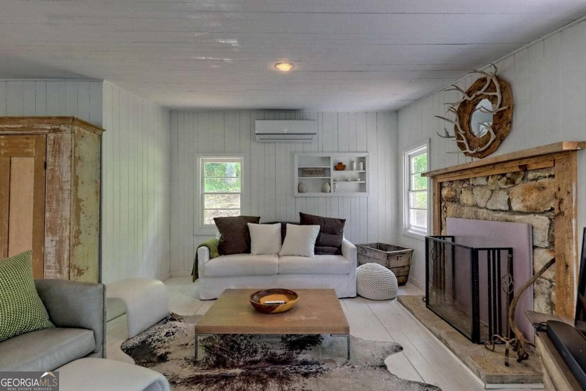 3 bedroom, 2.5 bathroom, 1,508 sq ft single family residence for sale at 89 Arkansas Lane, Tiger, GA 30576 — photo 3