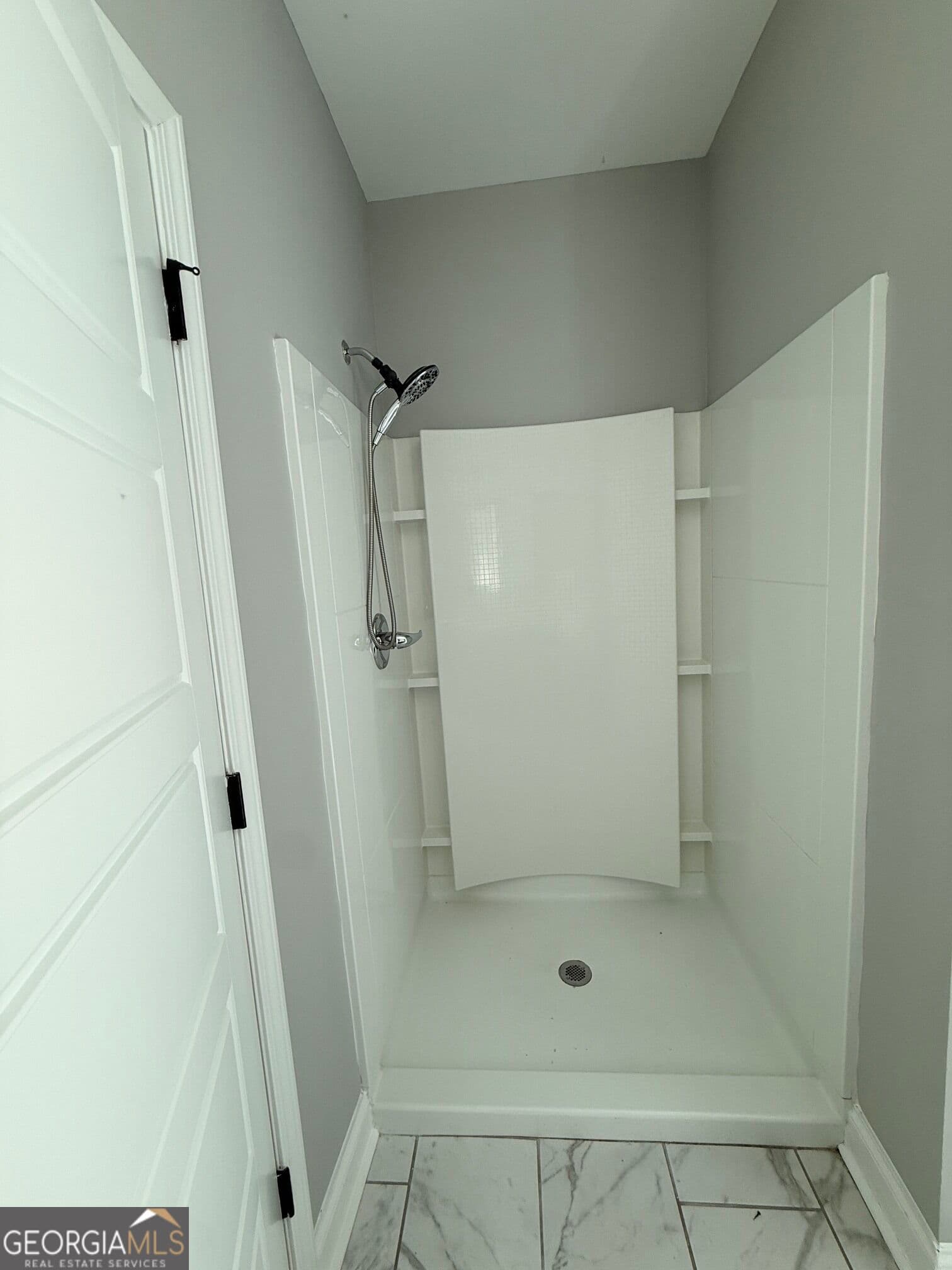 5 bedroom, 3.5 bathroom, 2,243 sq ft single family residence for sale at 145 Arbor Creek, Warner Robins, GA 31093 — photo 5