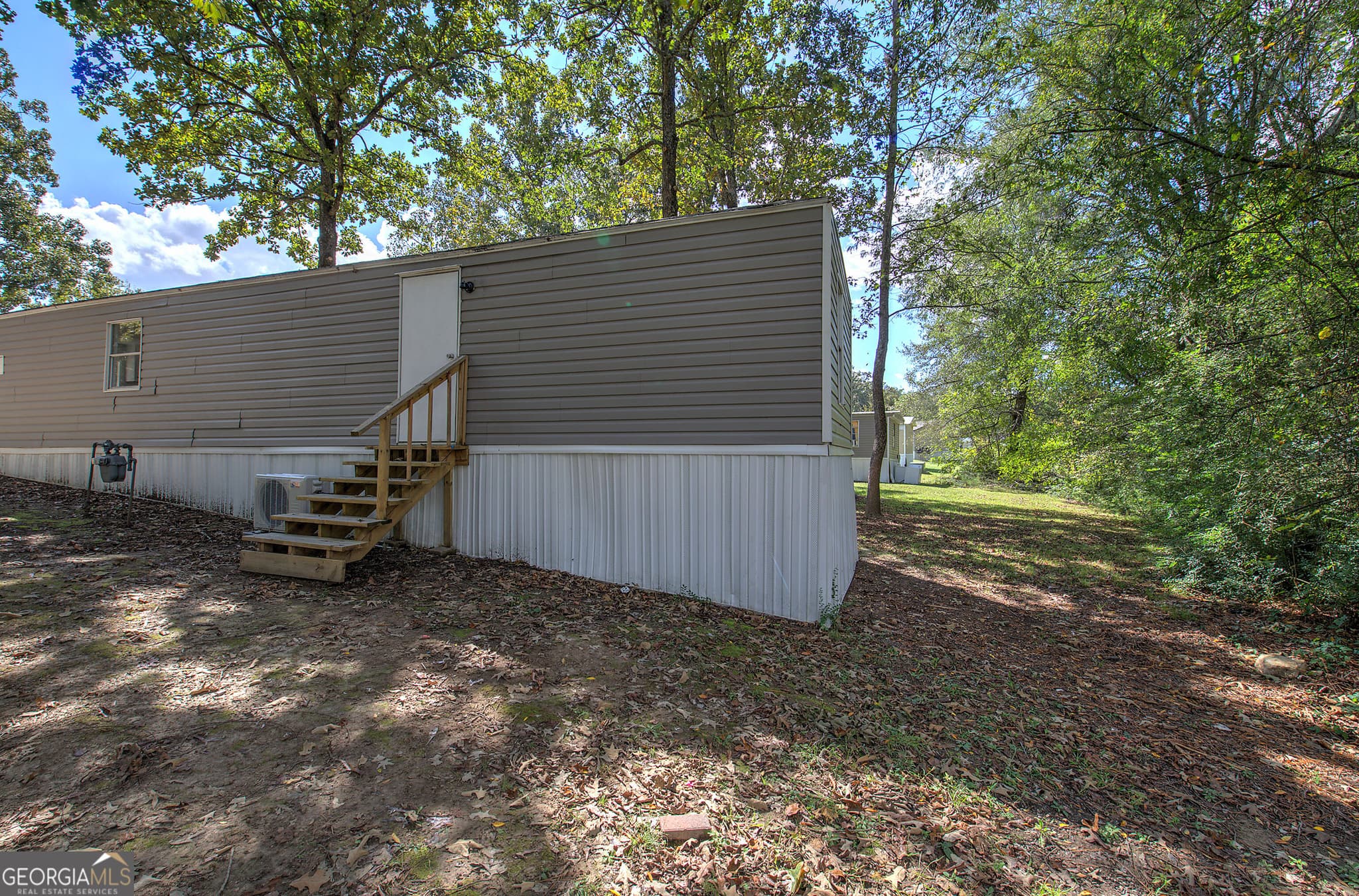 2 bedroom, 1 bathroom, 580 sq ft manufactured home,single family residence for rent at 127 Rising Fawn Trail, Rome, GA 30165 for $1,100 a month — photo 3