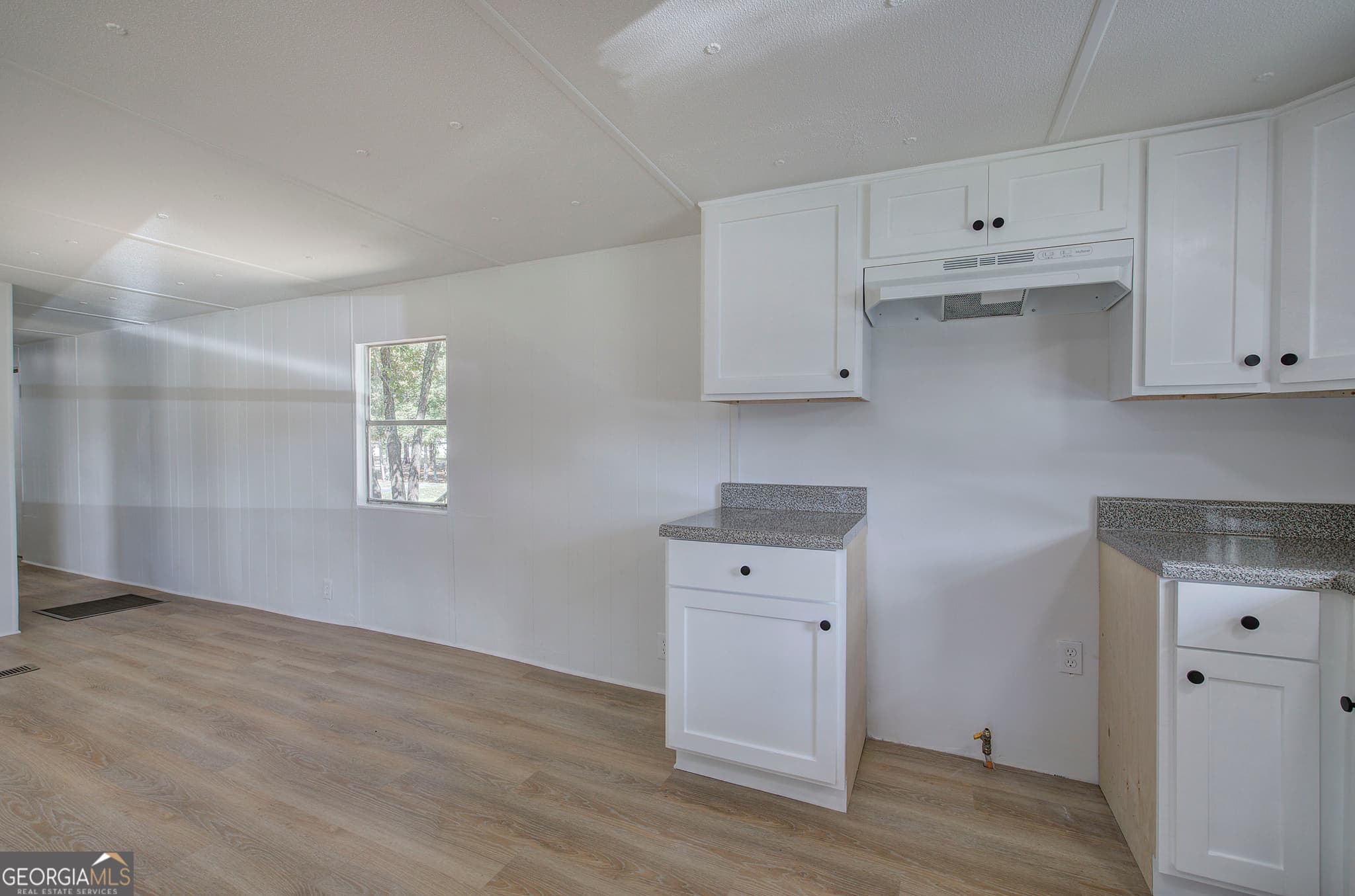 2 bedroom, 1 bathroom, 580 sq ft manufactured home,single family residence for rent at 127 Rising Fawn Trail, Rome, GA 30165 for $1,100 a month — photo 8