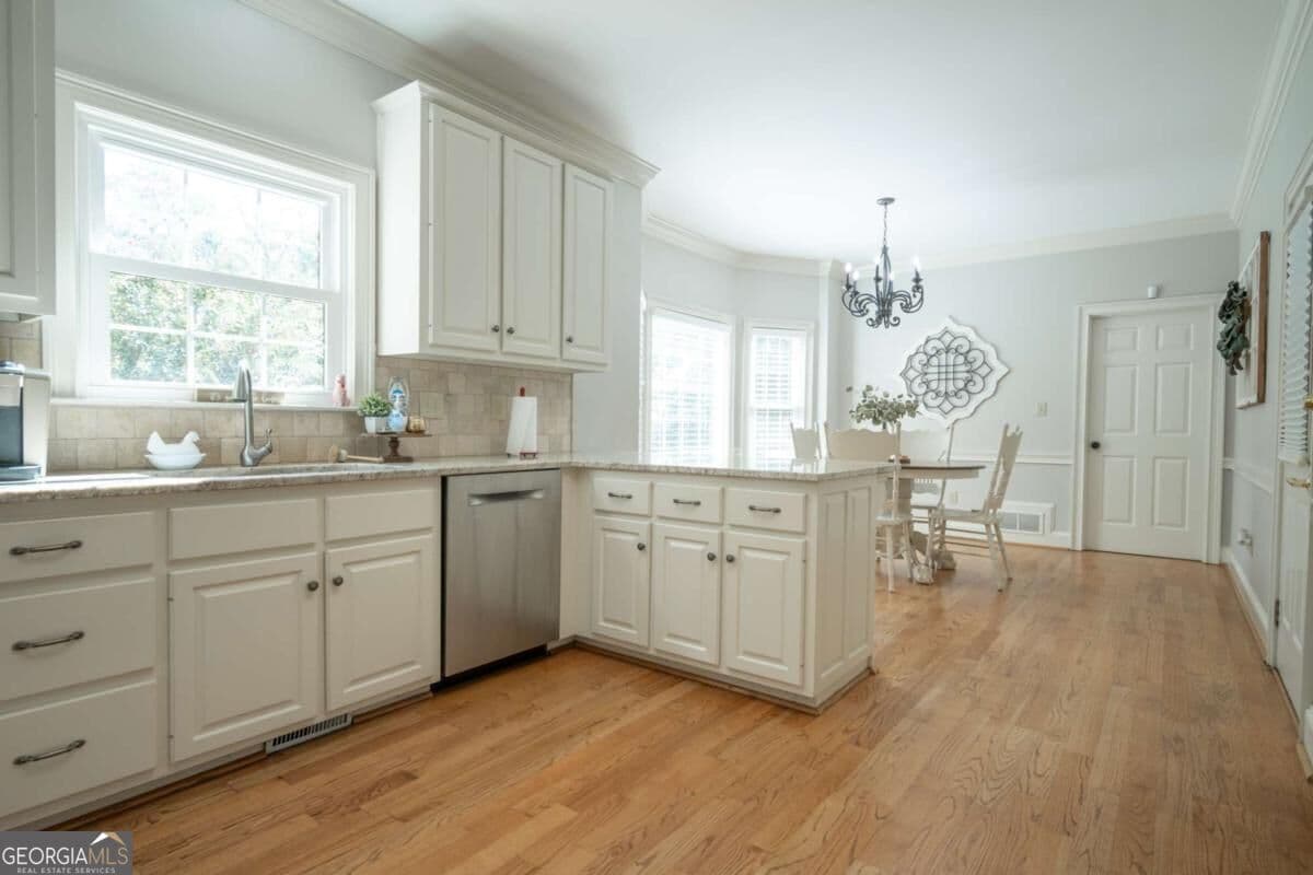 4 bedroom, 2.5 bathroom, 3,076 sq ft single family residence for sale at 1250 Daandra Drive, Watkinsville, GA 30677 — photo 9