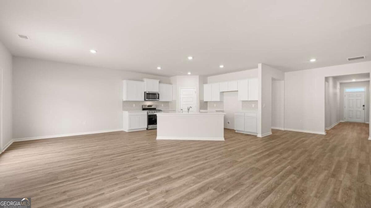 4 bedroom, 2.5 bathroom single family residence for sale at 1241 Kingston Avenue 88, Buckhead, GA 30625 — photo 9