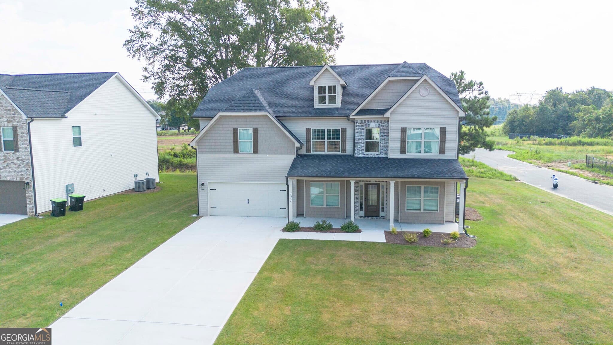 4 bedroom, 3 bathroom, 3,222 sq ft single family residence for sale at 121 Bluecoat Trail, Byron, GA 31008