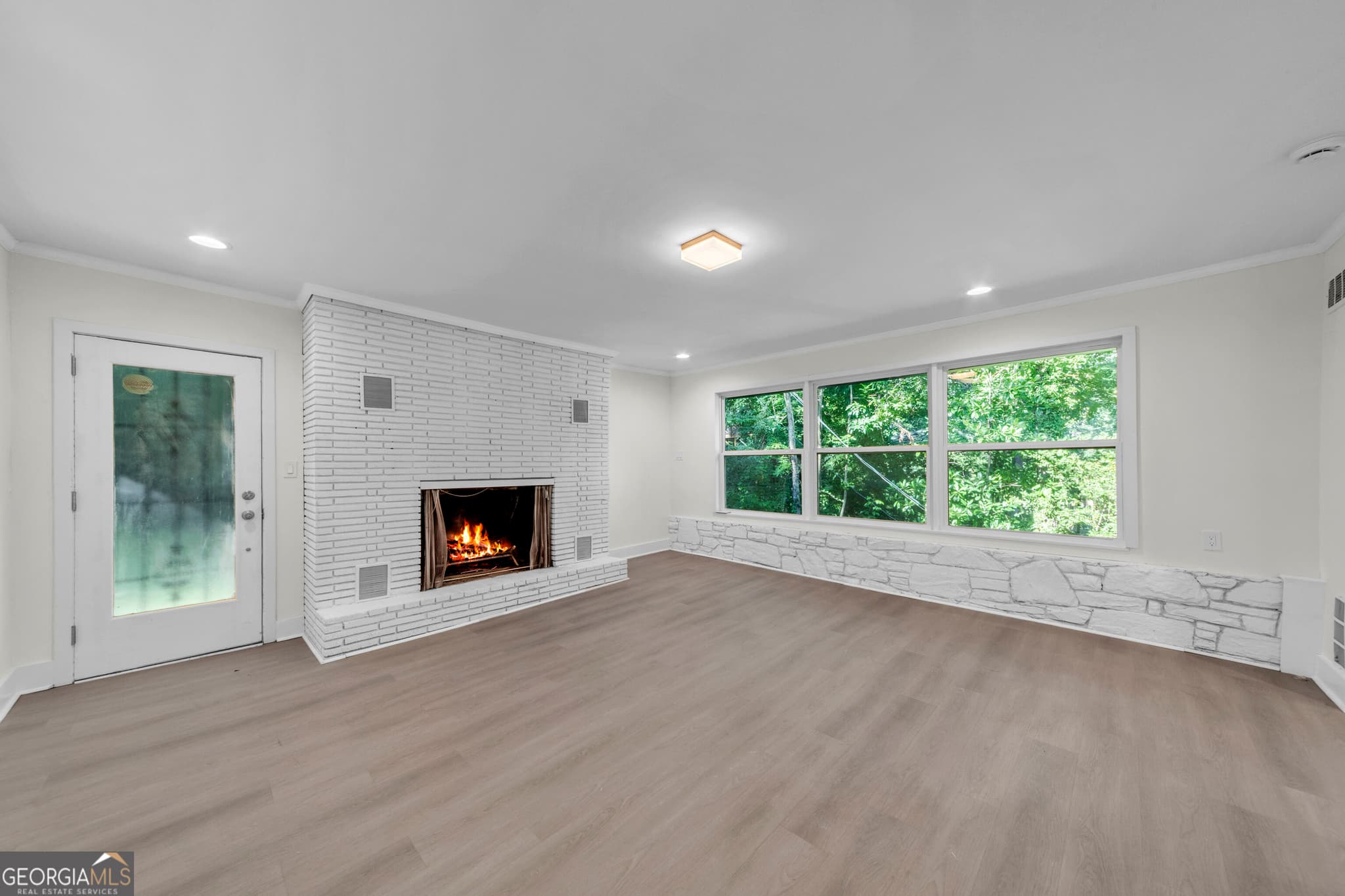 3 bedroom, 2 bathroom, 2,680 sq ft single family residence for rent at 1568 Niskey Lake Trail, Atlanta, GA 30331 for $2,850 a month — photo 7