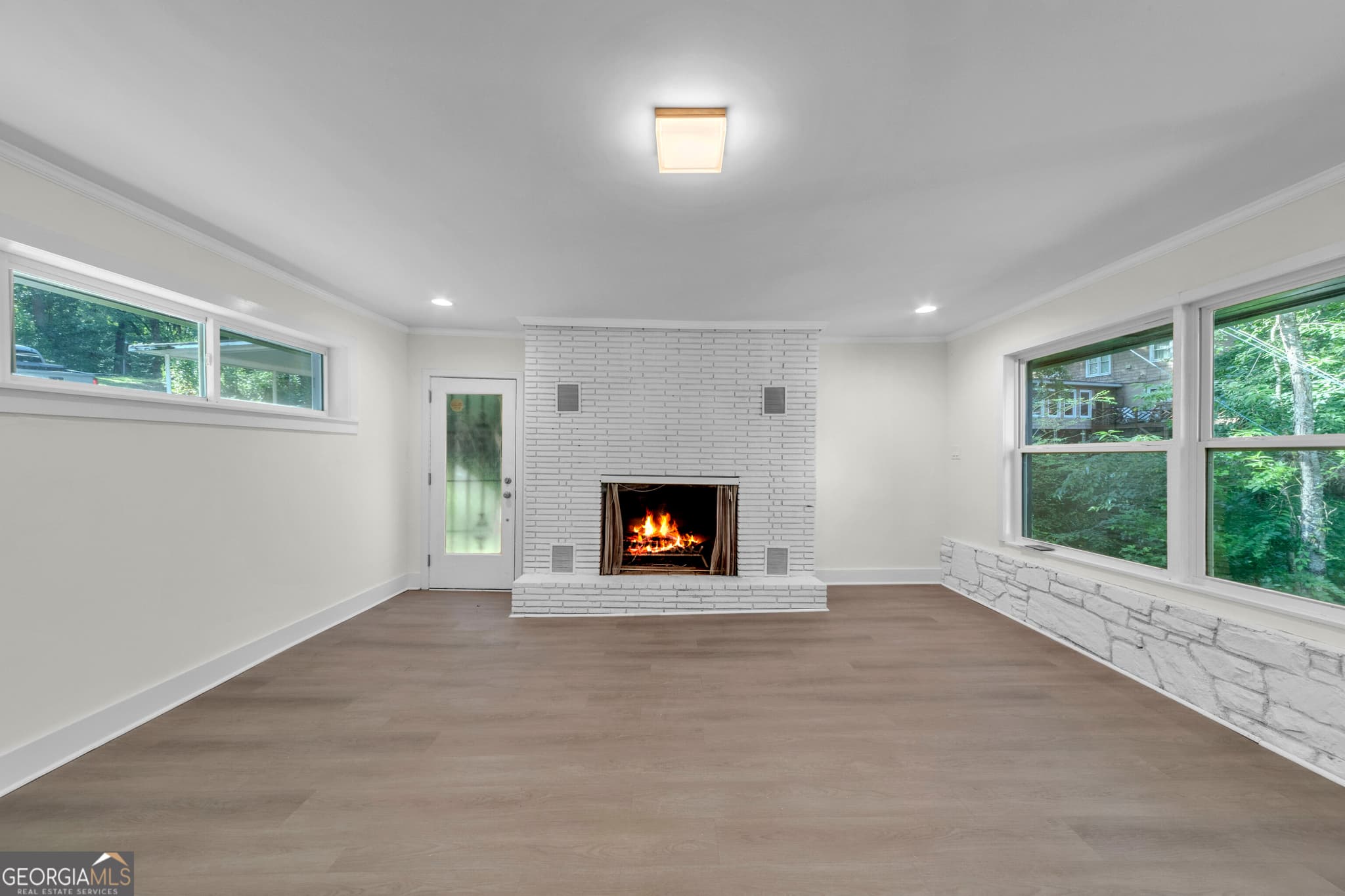 3 bedroom, 2 bathroom, 2,680 sq ft single family residence for rent at 1568 Niskey Lake Trail, Atlanta, GA 30331 for $2,850 a month — photo 9