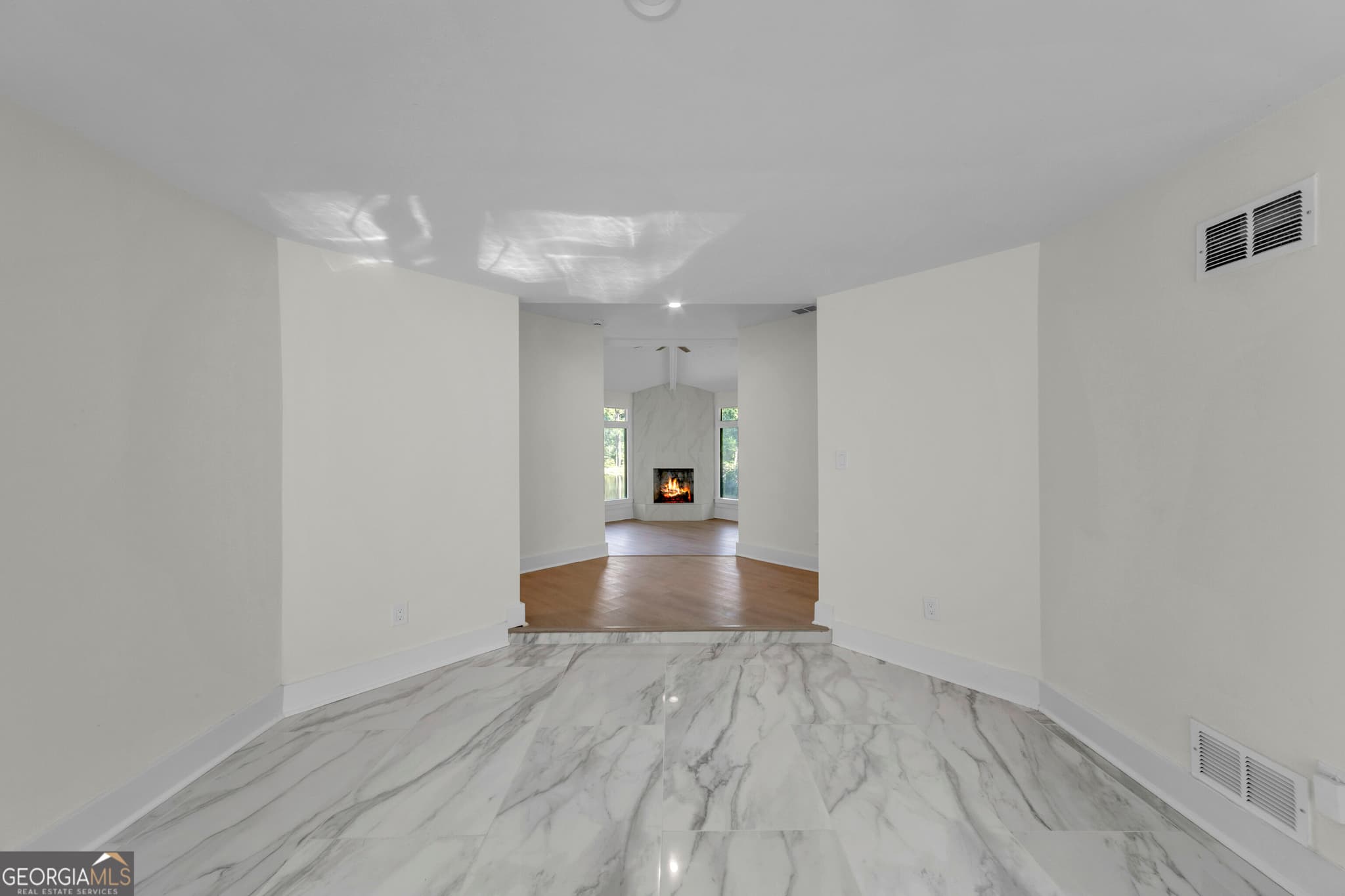 3 bedroom, 2 bathroom, 2,680 sq ft single family residence for rent at 1568 Niskey Lake Trail, Atlanta, GA 30331 for $2,850 a month — photo 4