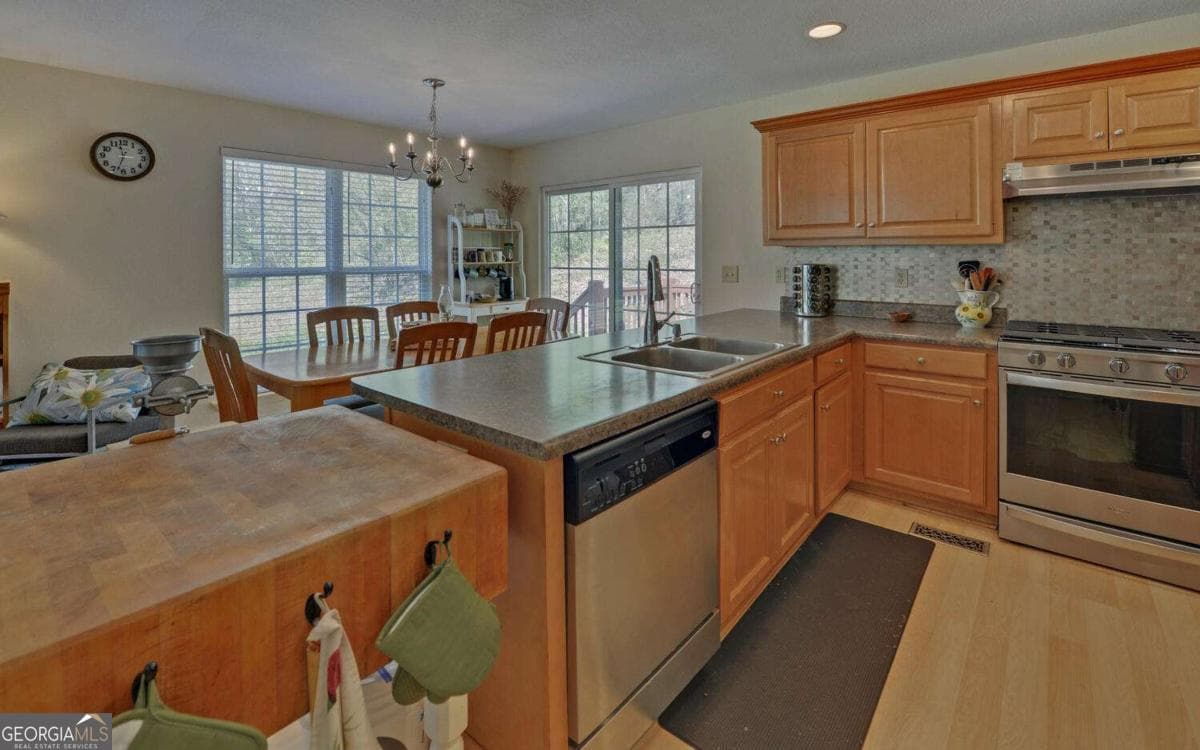 7 bedroom, 5.5 bathroom, 4,470 sq ft farm for sale at 202 Dove Lane, Morganton, GA 30560 — photo 9