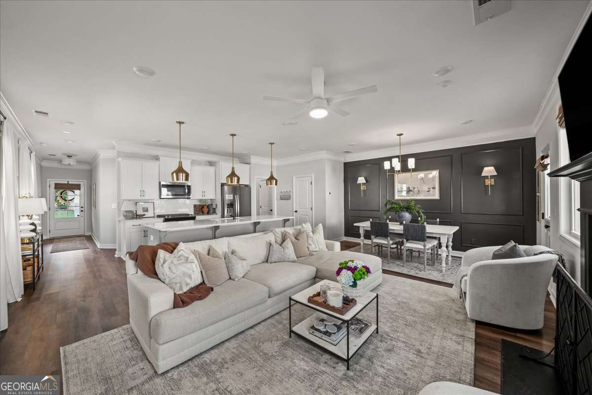 3 bedroom, 2.5 bathroom, 1,913 sq ft townhouse sold at 3585 Silvery Way, Powder Springs, GA 30127