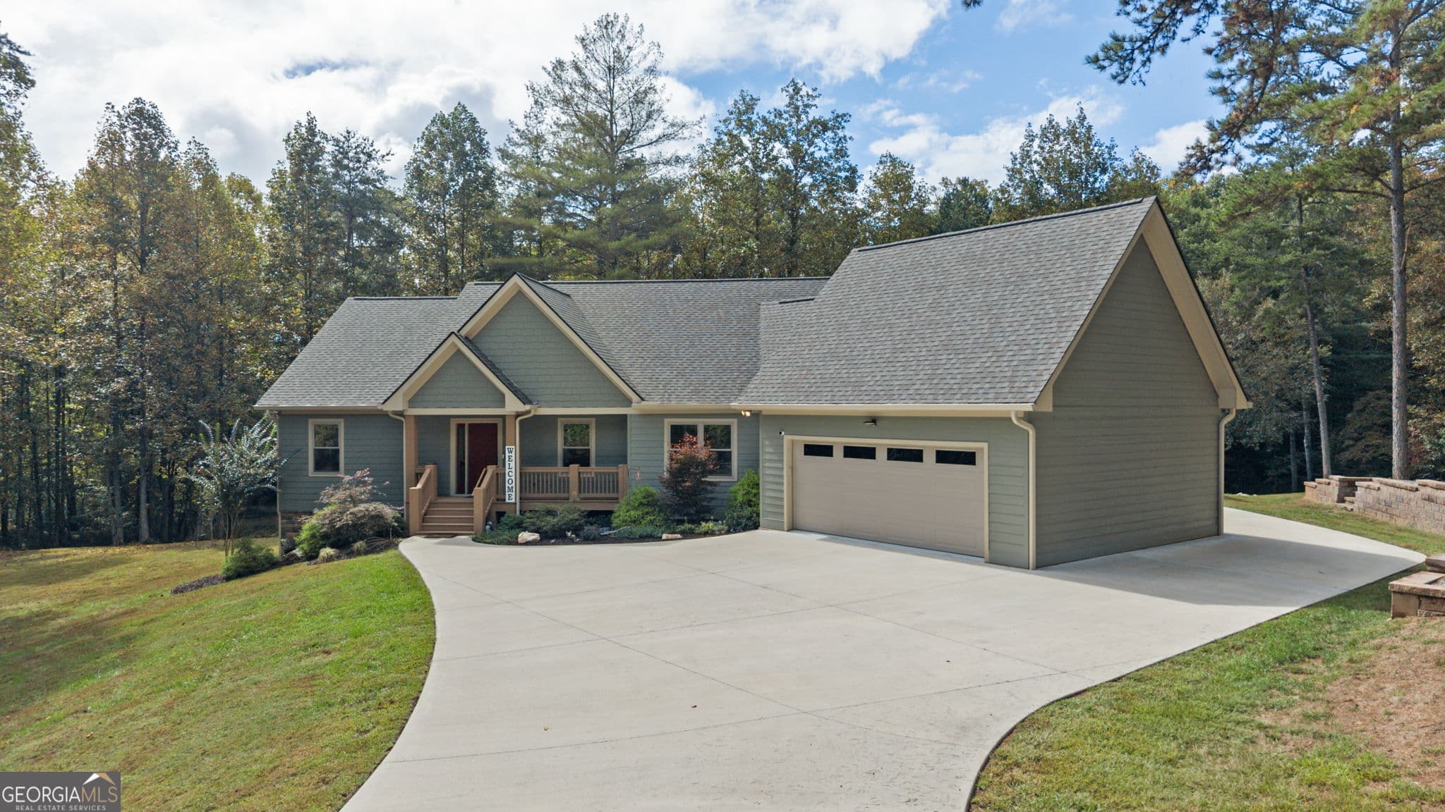 3 bedroom, 2.5 bathroom, 2,165 sq ft single family residence for sale at 252 Yonah Way, Blairsville, GA 30512