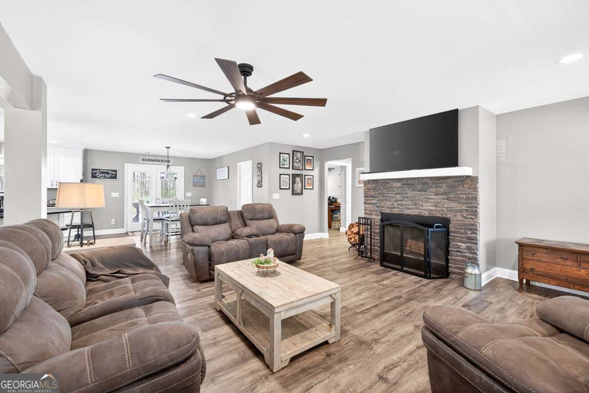 3 bedroom, 2 bathroom, 1,914 sq ft single family residence for sale at 2361 County Line Road, Mansfield, GA 30055 — photo 5