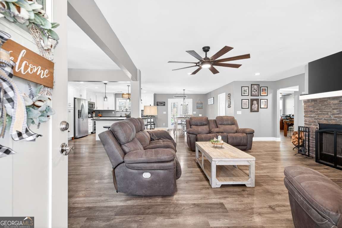 3 bedroom, 2 bathroom, 1,914 sq ft single family residence for sale at 2361 County Line Road, Mansfield, GA 30055 — photo 4