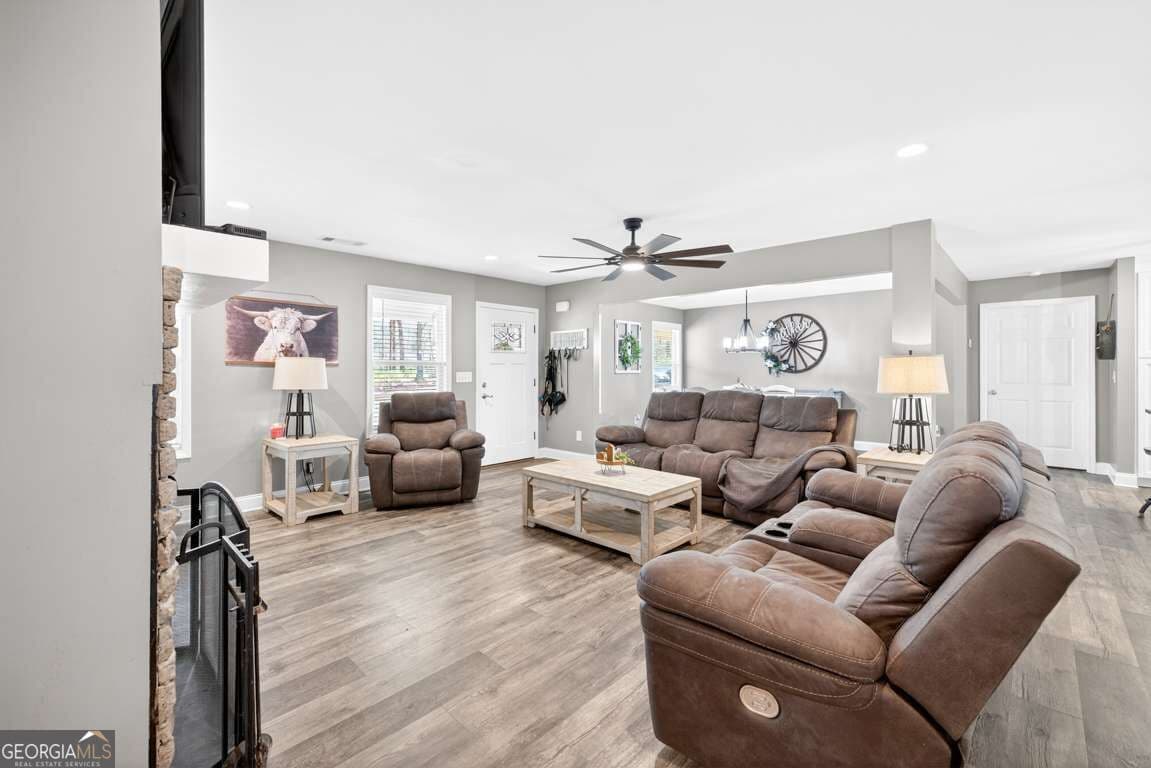3 bedroom, 2 bathroom, 1,914 sq ft single family residence for sale at 2361 County Line Road, Mansfield, GA 30055 — photo 8
